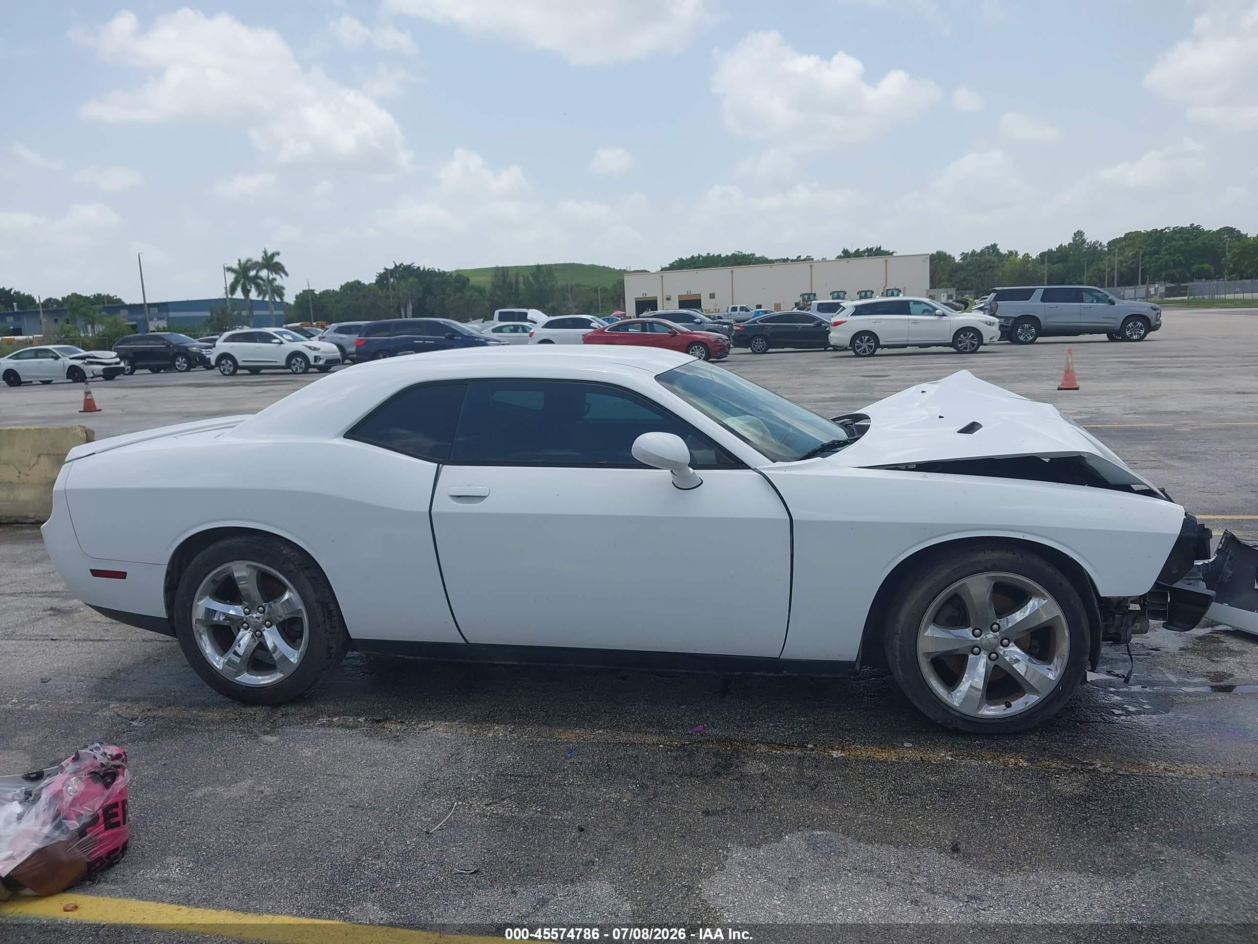 2014 Dodge Challenger Sxt White vin: 2C3CDYAG9EH101458