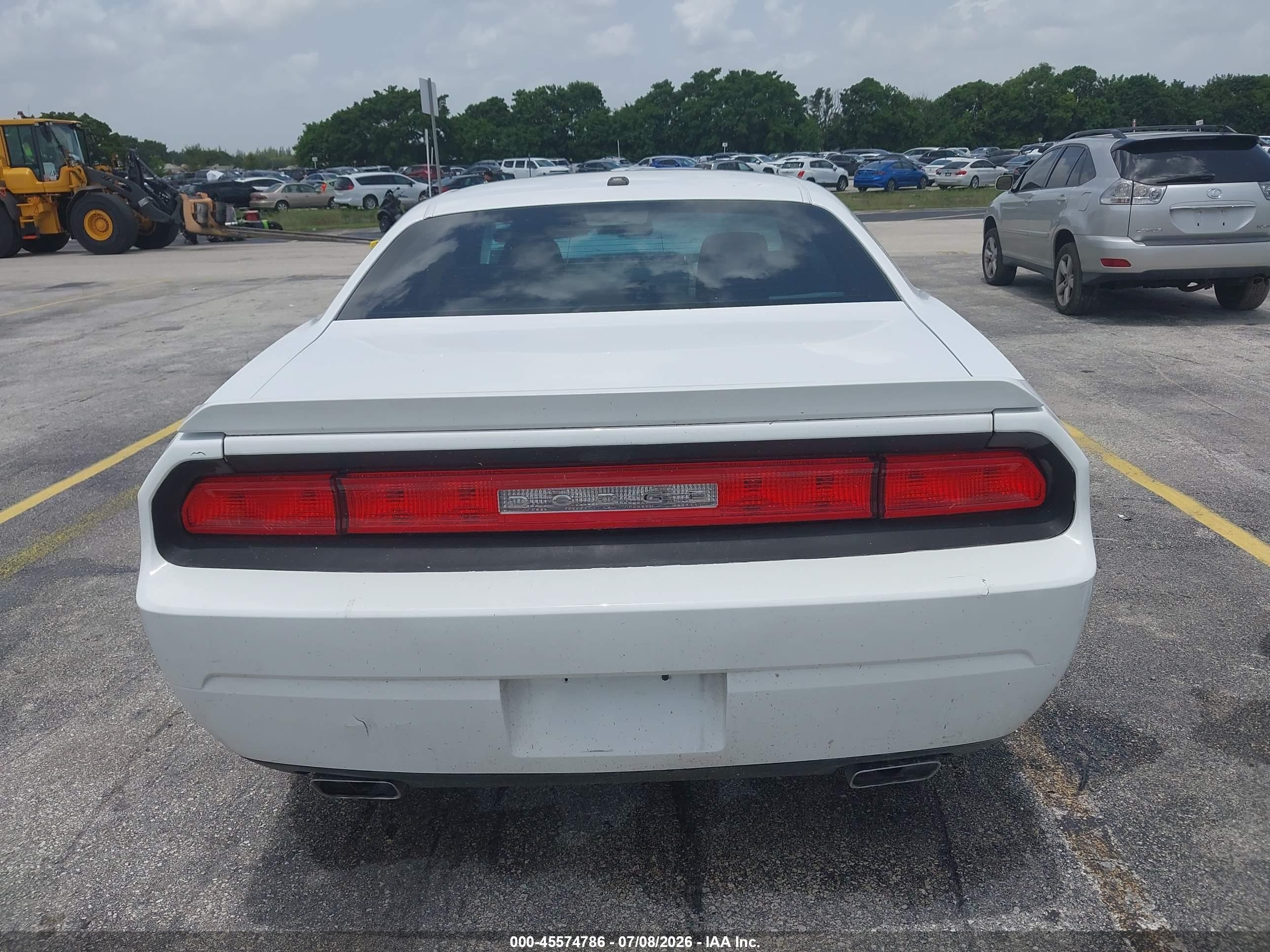 2014 Dodge Challenger Sxt White vin: 2C3CDYAG9EH101458