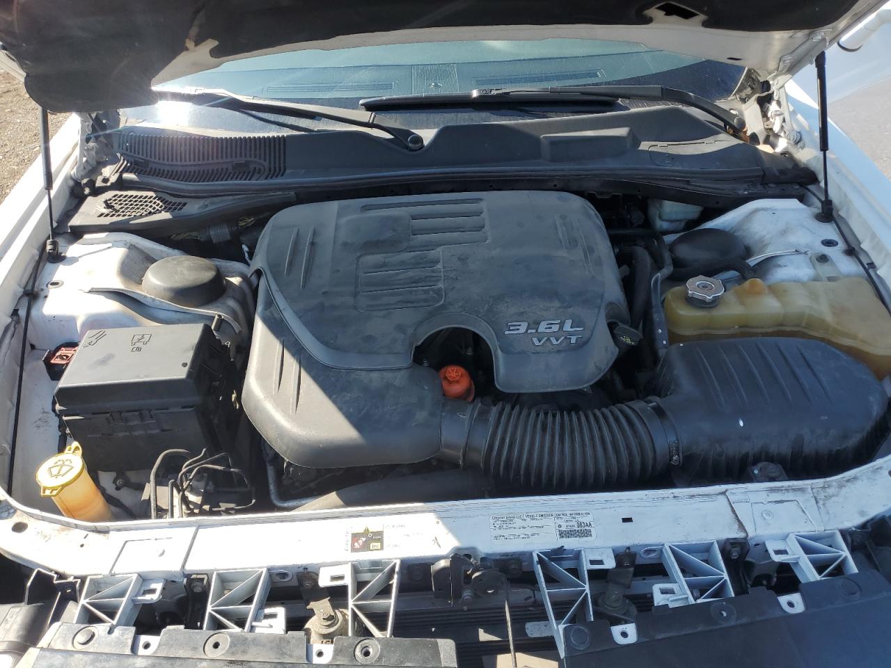 2014 Dodge Challenger Sxt White vin: 2C3CDYAG9EH126909
