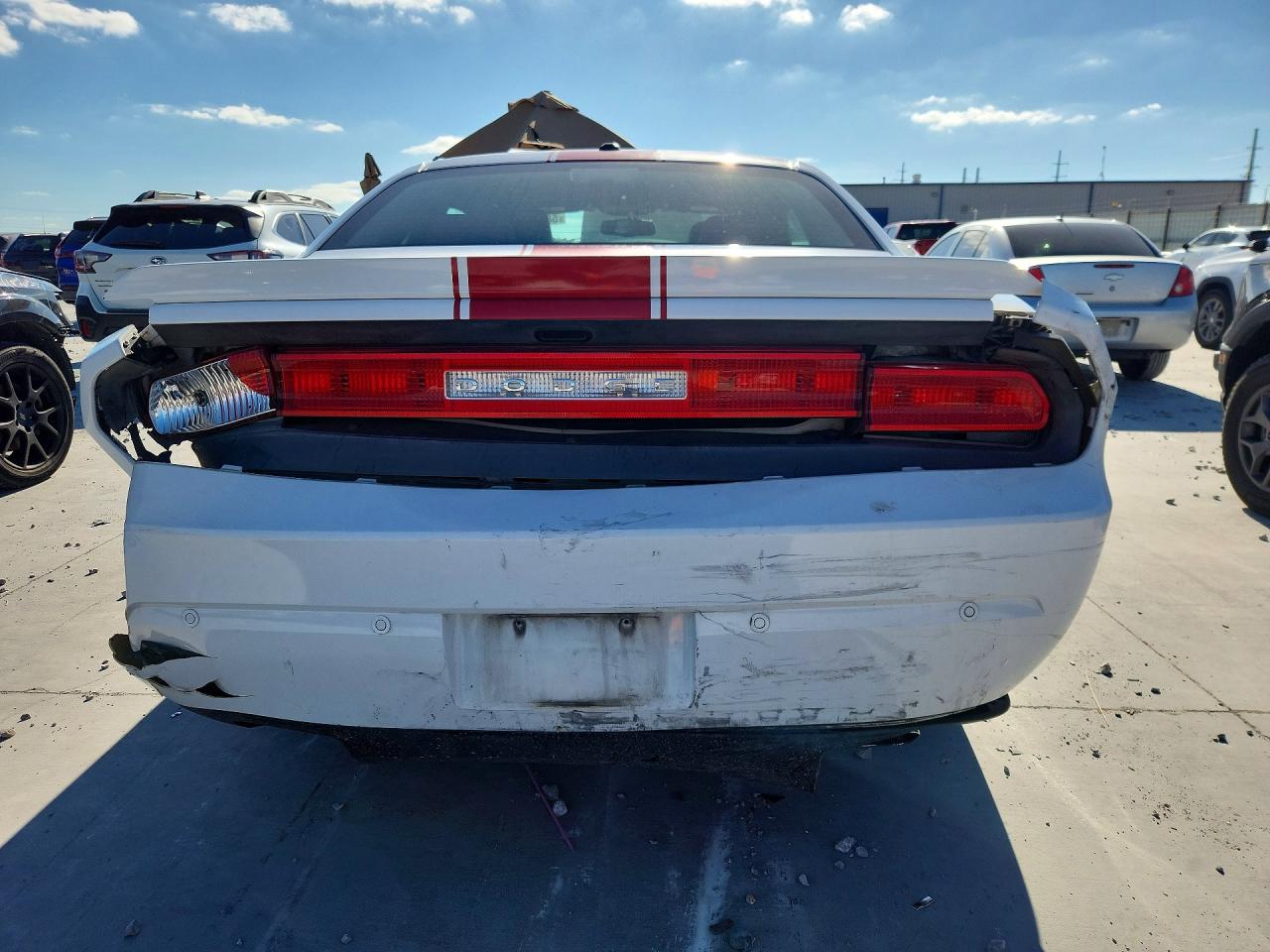 2013 Dodge Challenger Sxt White vin: 2C3CDYAGXDH579144