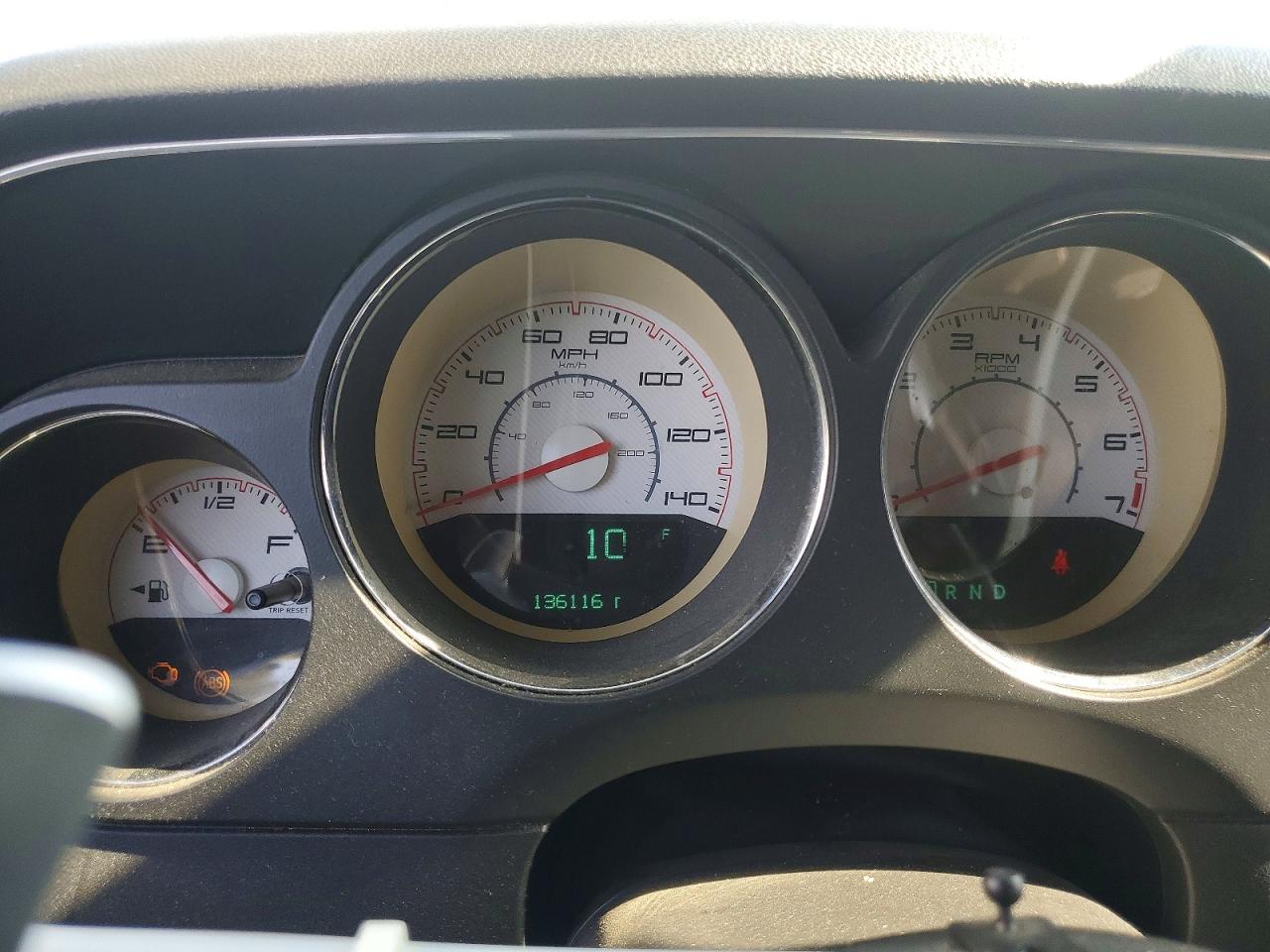 2013 Dodge Challenger Sxt White vin: 2C3CDYAGXDH649371