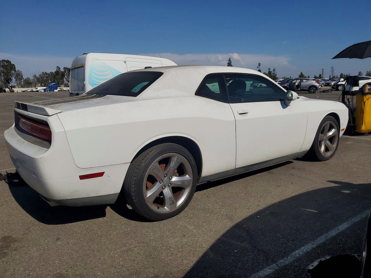 2013 Dodge Challenger Sxt White vin: 2C3CDYAGXDH649371