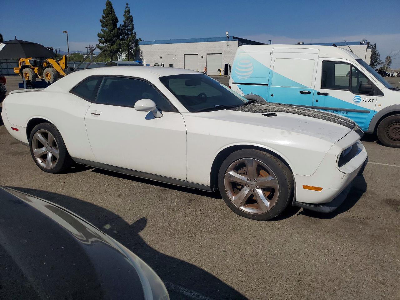 2013 Dodge Challenger Sxt White vin: 2C3CDYAGXDH649371