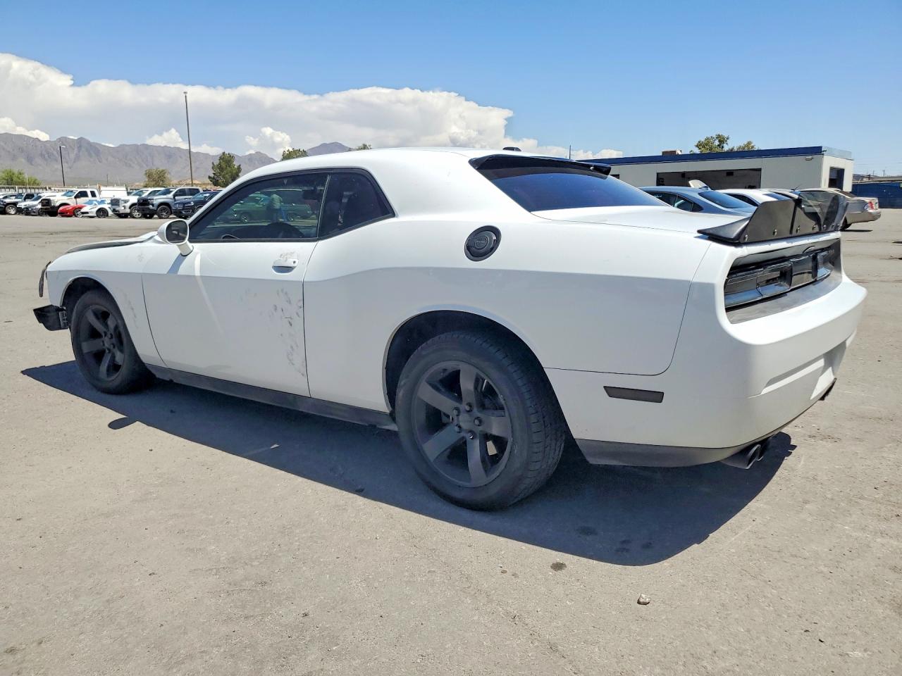 2014 Dodge Challenger Sxt White vin: 2C3CDYAGXEH195396