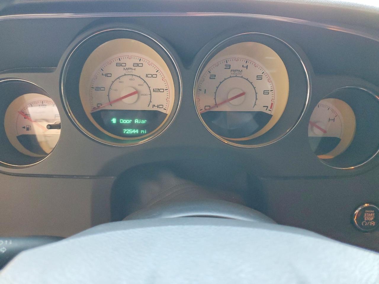 2014 Dodge Challenger Sxt White vin: 2C3CDYAGXEH195396