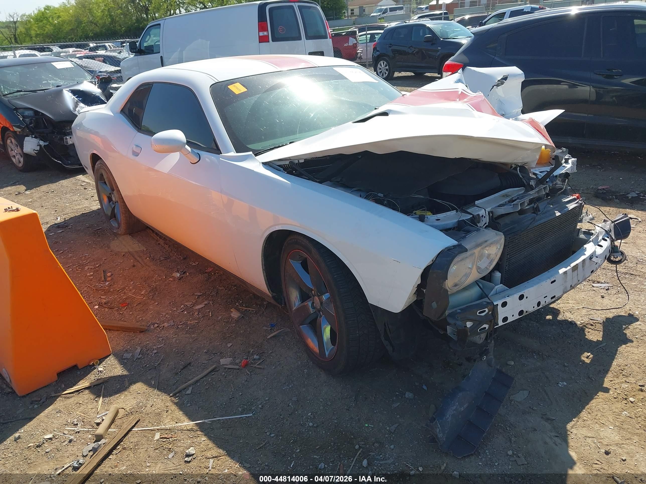 2014 Dodge Challenger Sxt White vin: 2C3CDYAGXEH299256