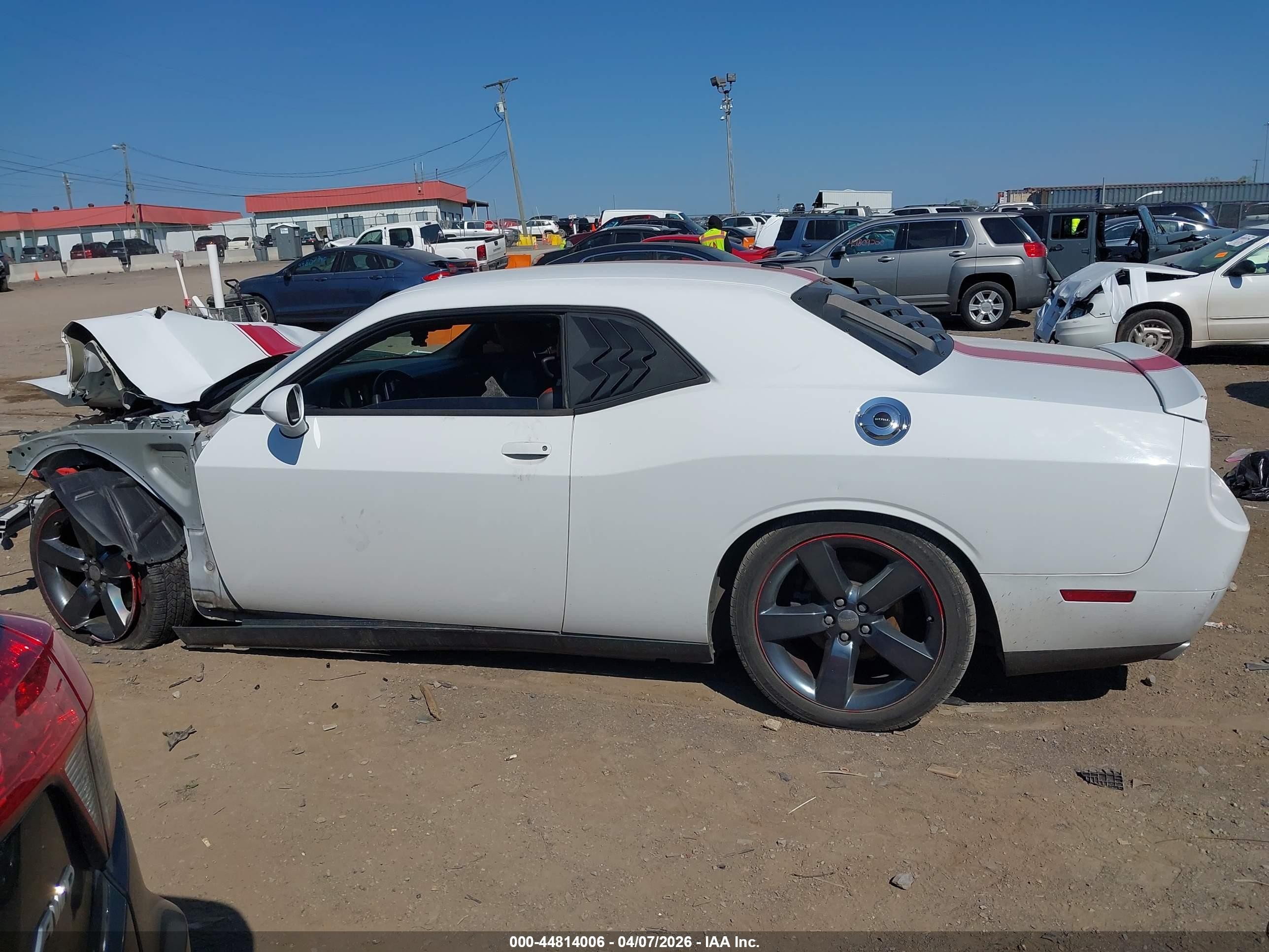 2014 Dodge Challenger Sxt White vin: 2C3CDYAGXEH299256