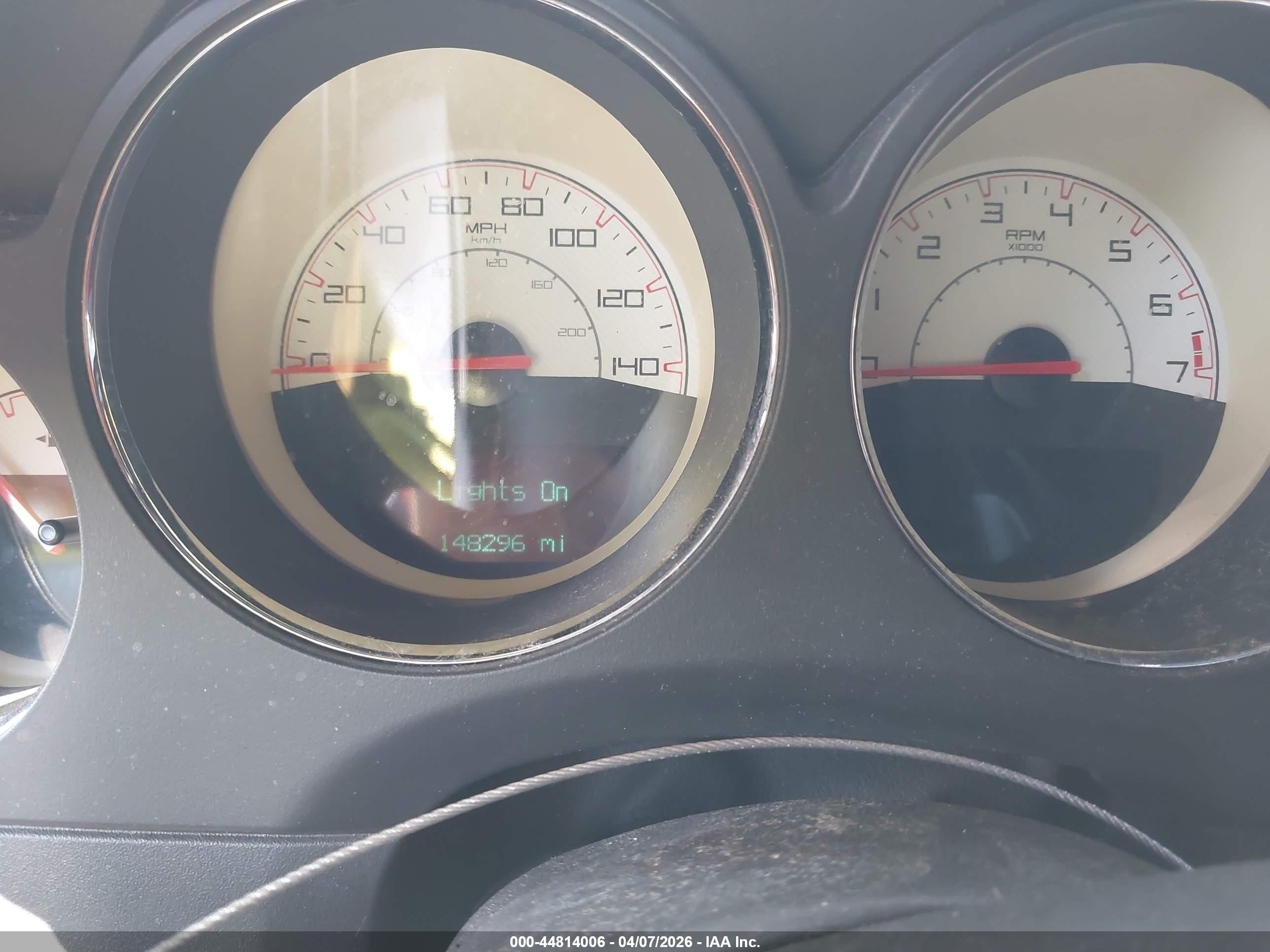 2014 Dodge Challenger Sxt White vin: 2C3CDYAGXEH299256