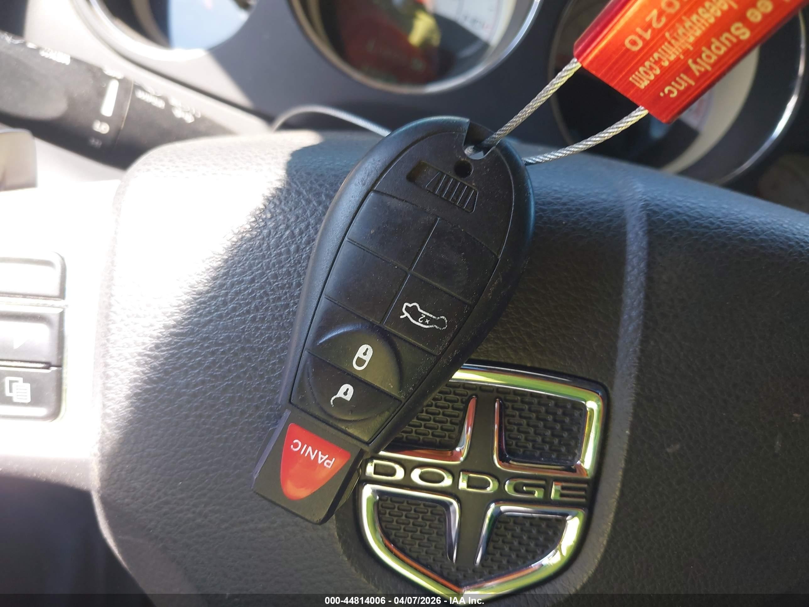 2014 Dodge Challenger Sxt White vin: 2C3CDYAGXEH299256