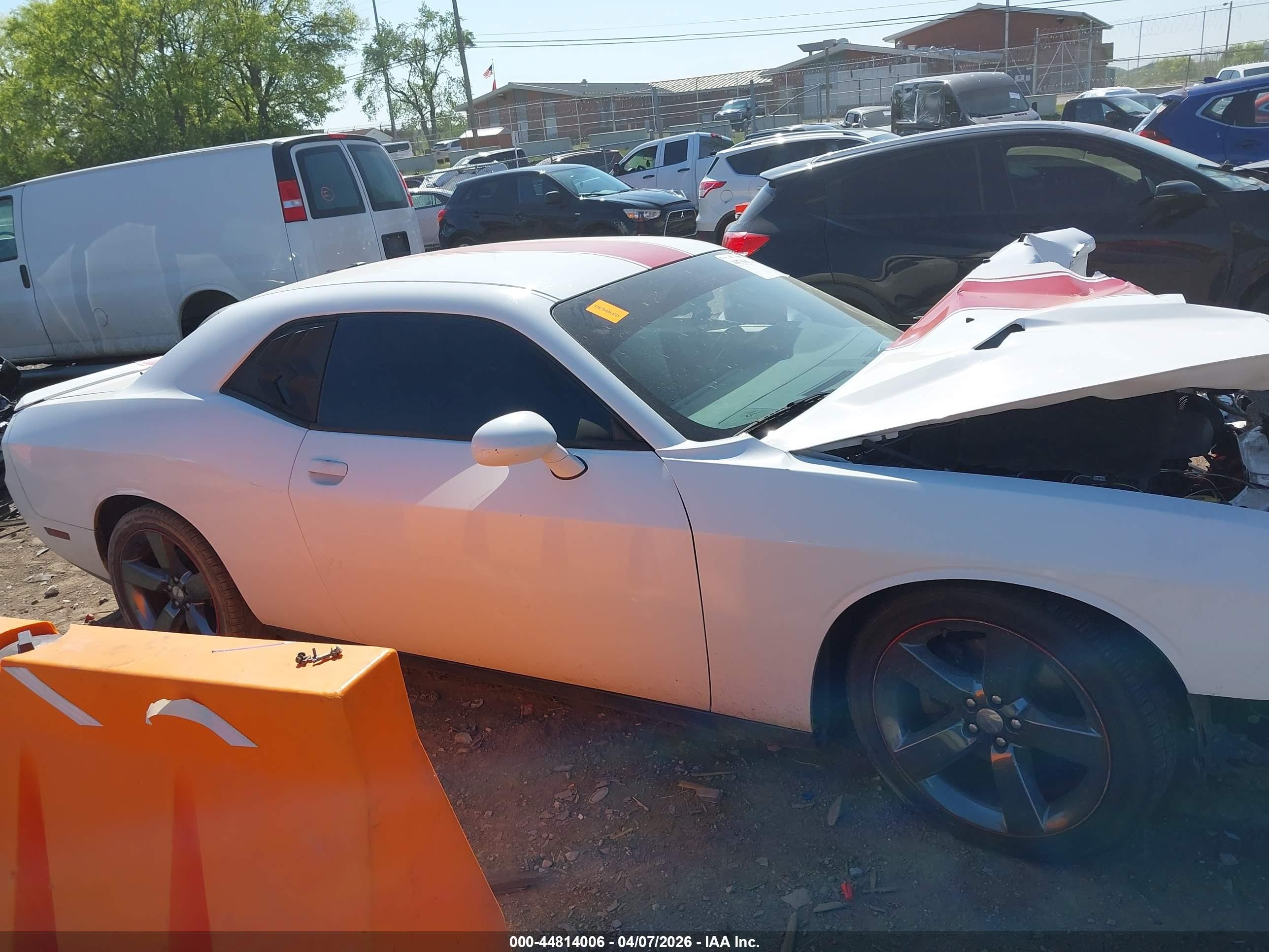 2014 Dodge Challenger Sxt White vin: 2C3CDYAGXEH299256