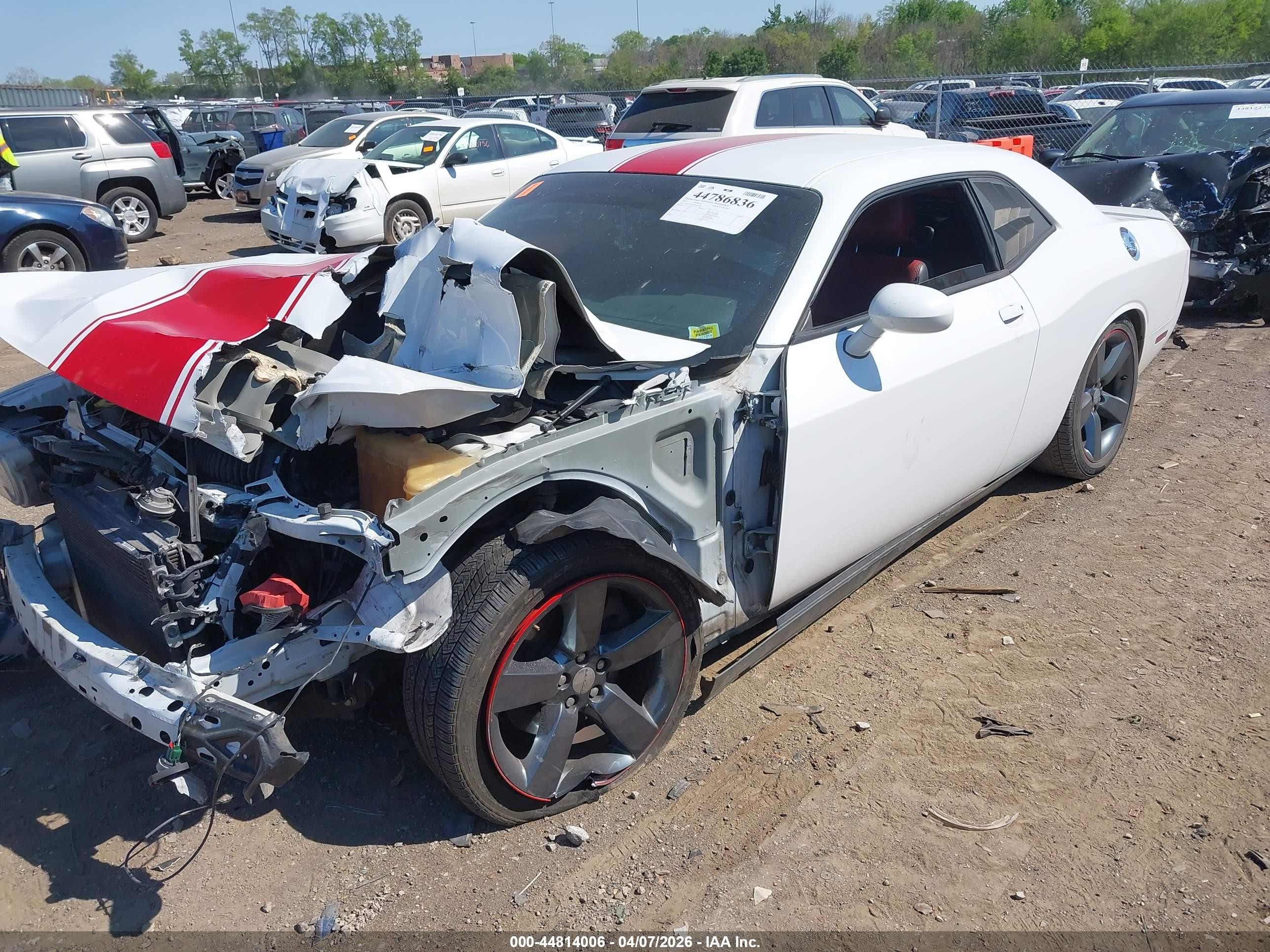 2014 Dodge Challenger Sxt White vin: 2C3CDYAGXEH299256