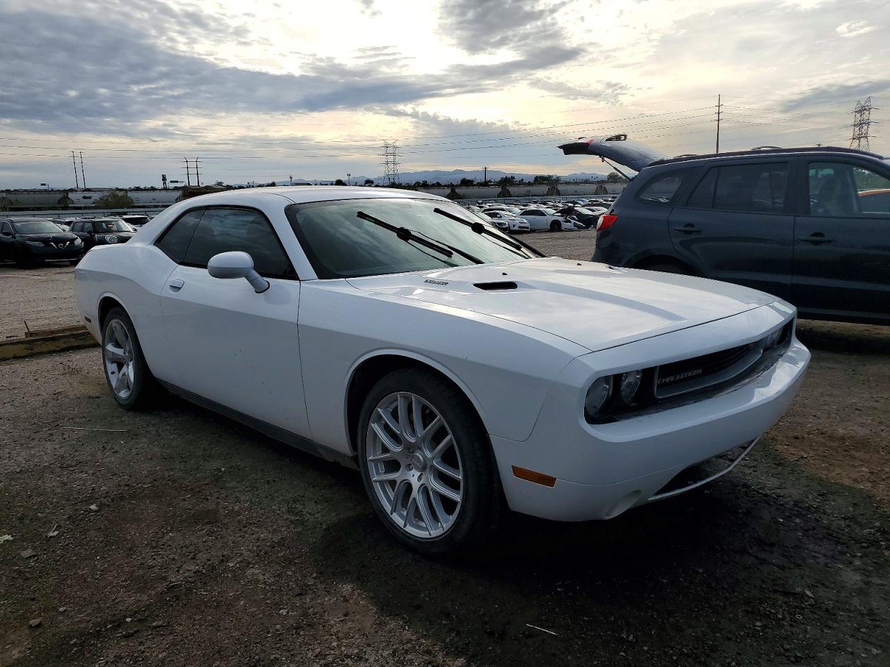 2014 Dodge Challenger R/t White vin: 2C3CDYBT0EH101358
