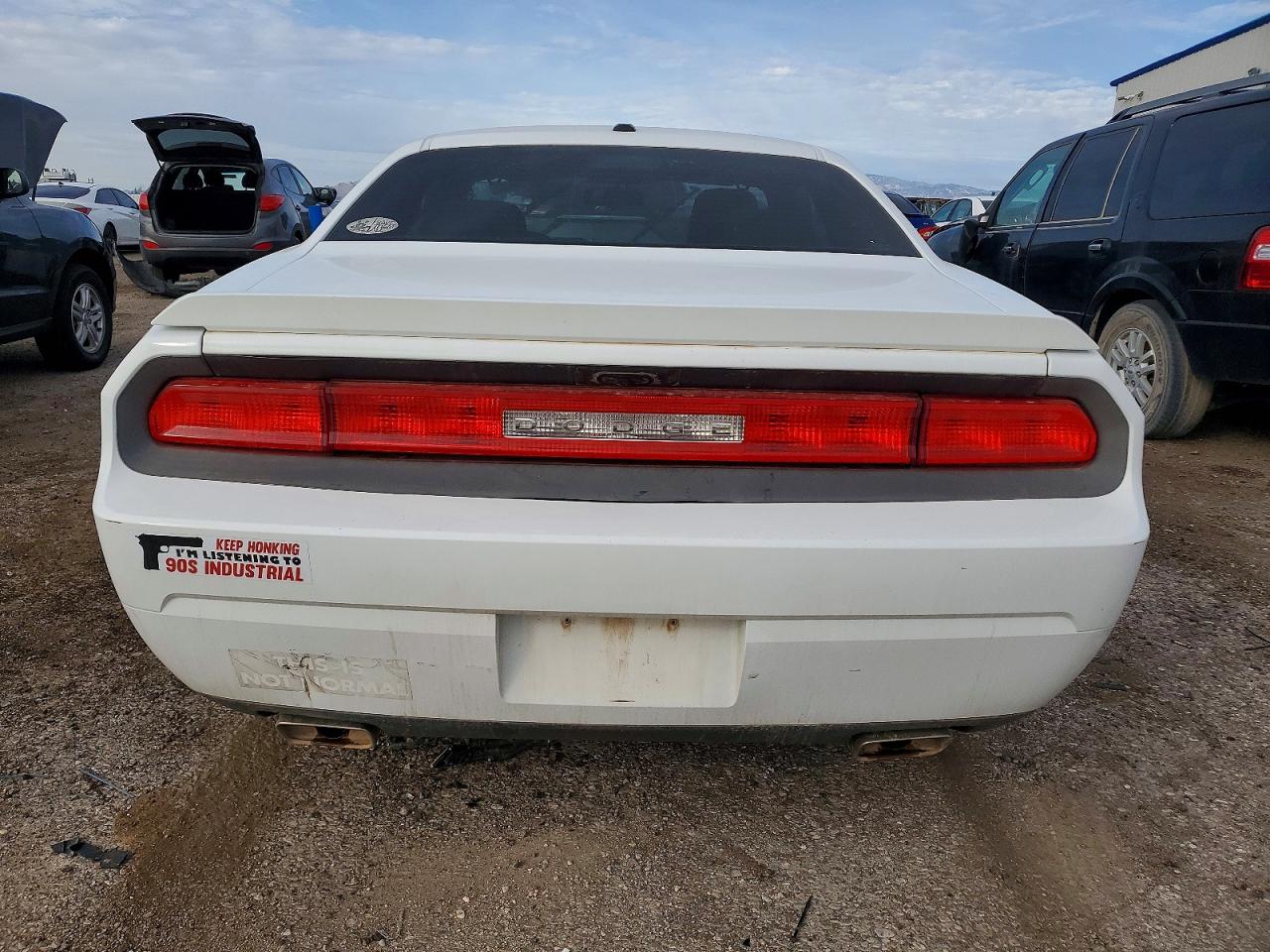 2014 Dodge Challenger R/t White vin: 2C3CDYBT0EH101358