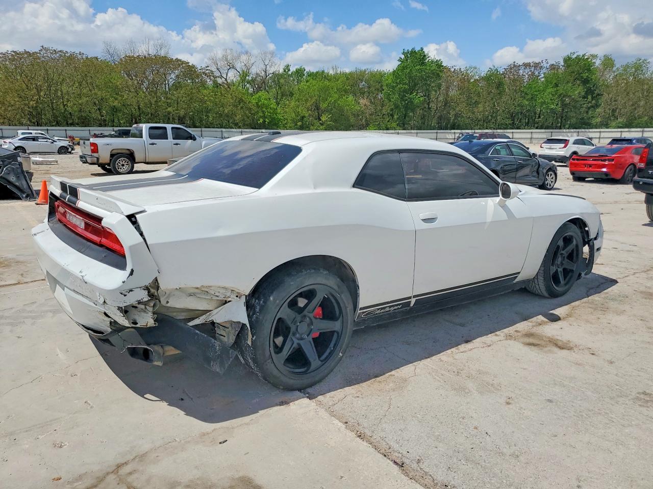 2014 Dodge Challenger R White vin: 2C3CDYBT1EH108898