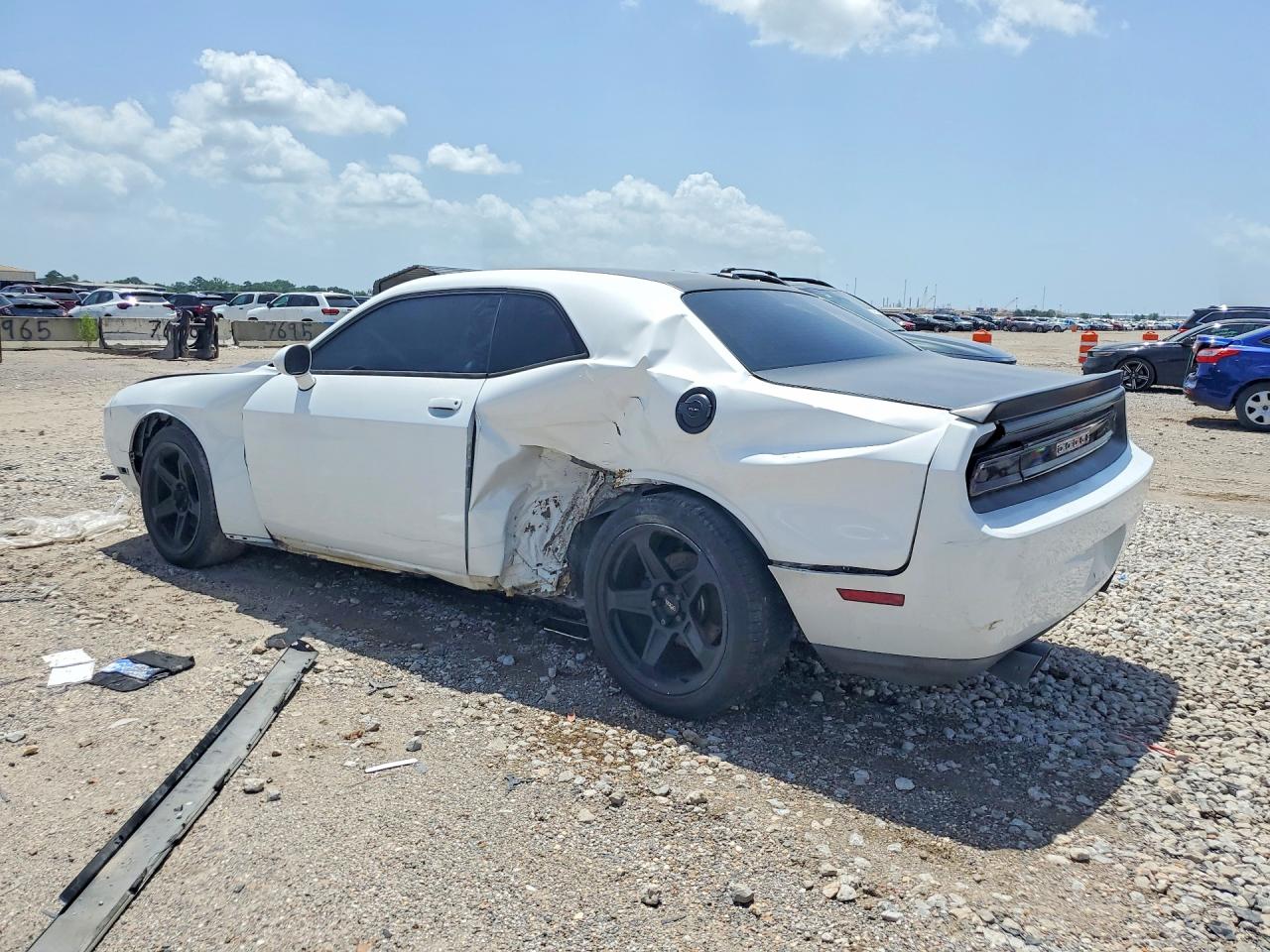 2013 Dodge Challenger R White vin: 2C3CDYBT2DH593597