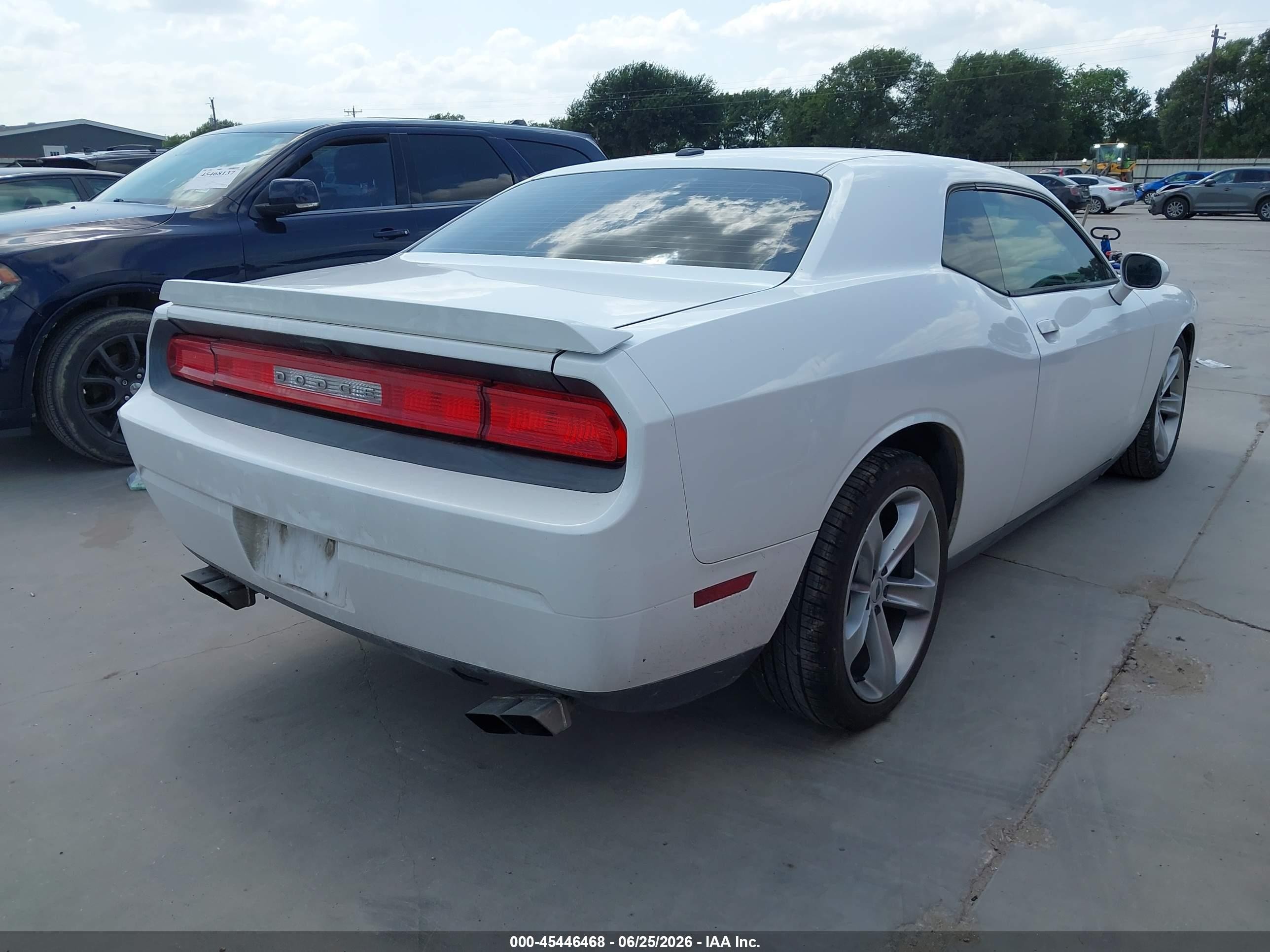 2013 Dodge Challenger R/t White vin: 2C3CDYBT3DH712726