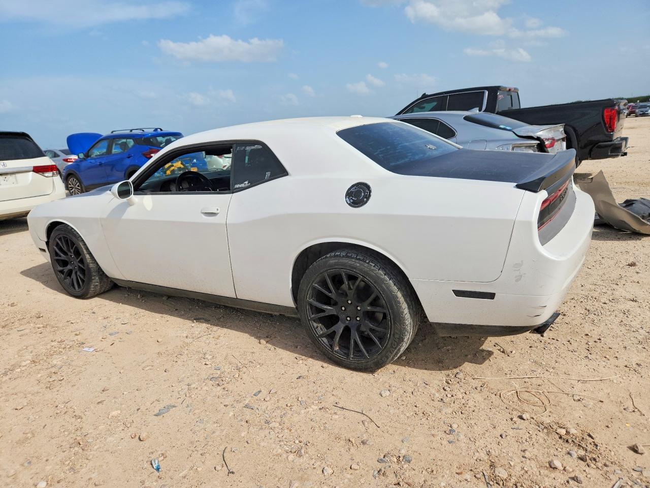 2013 Dodge Challenger R/t White vin: 2C3CDYBT4DH629029