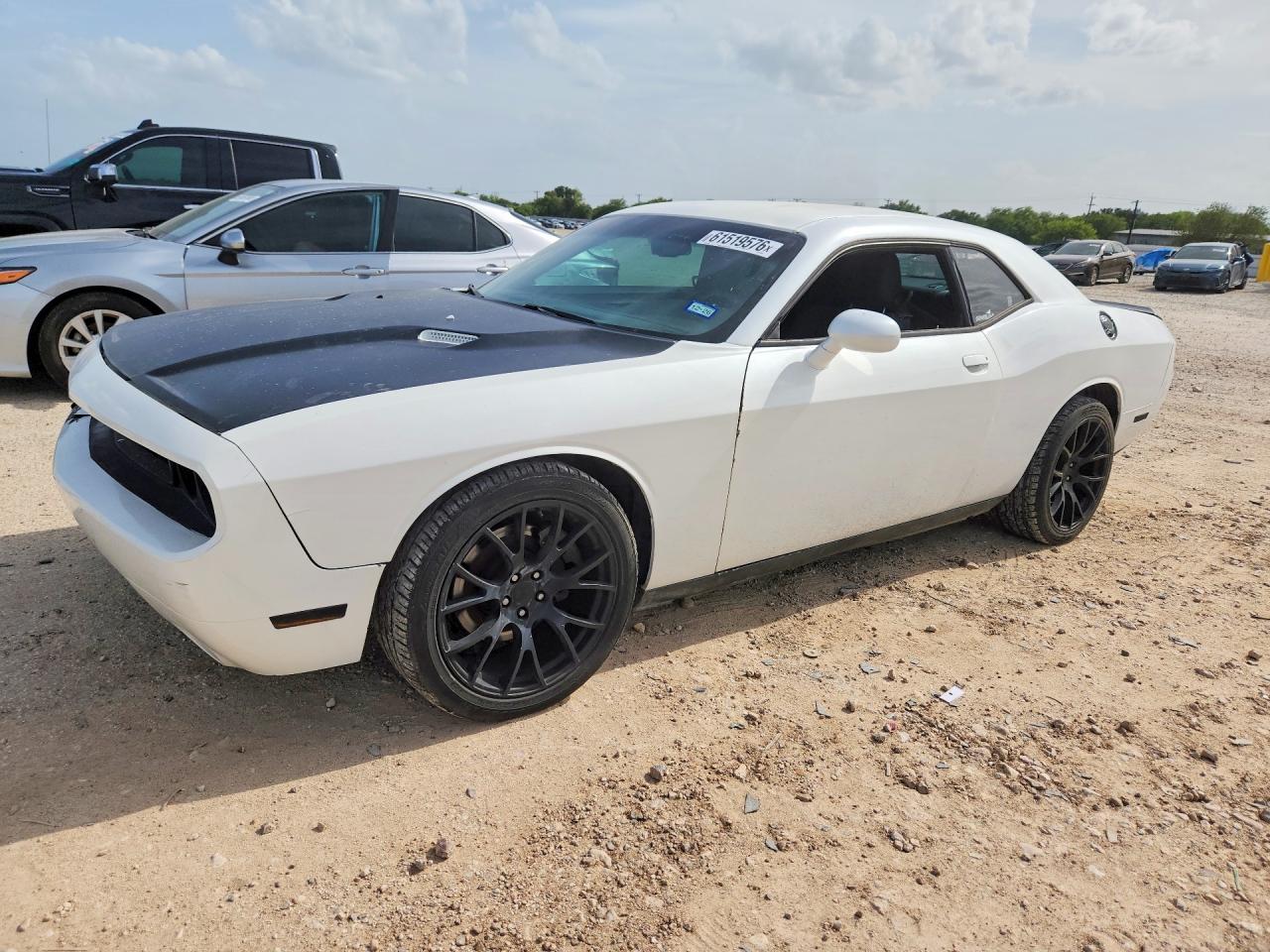 2013 Dodge Challenger R/t White vin: 2C3CDYBT4DH629029