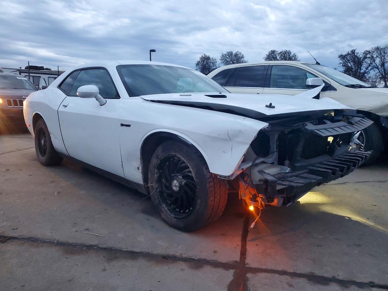 2014 Dodge Challenger R/t White vin: 2C3CDYBT4EH231837