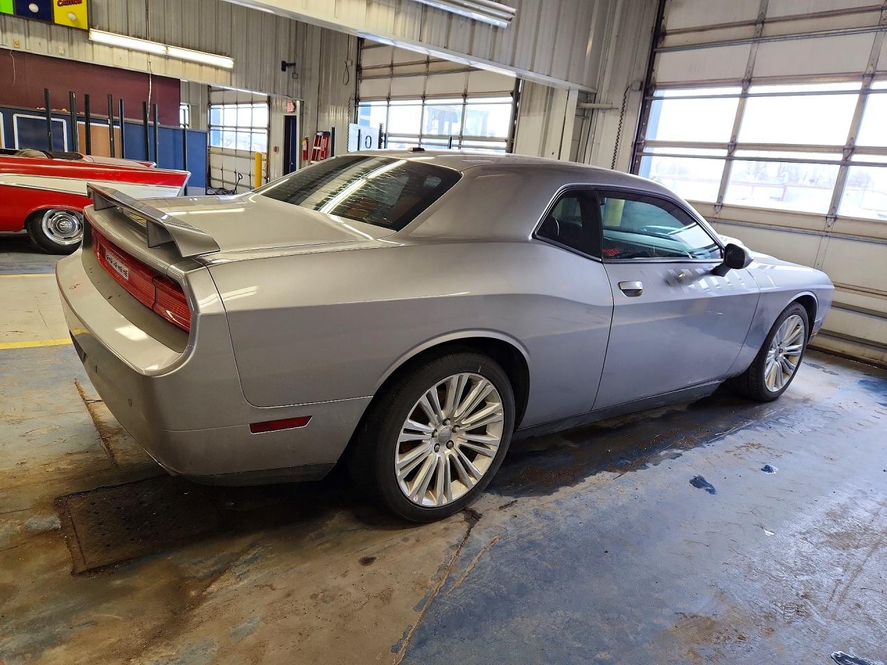 2014 Dodge Challenger R Silver vin: 2C3CDYBT5EH163581