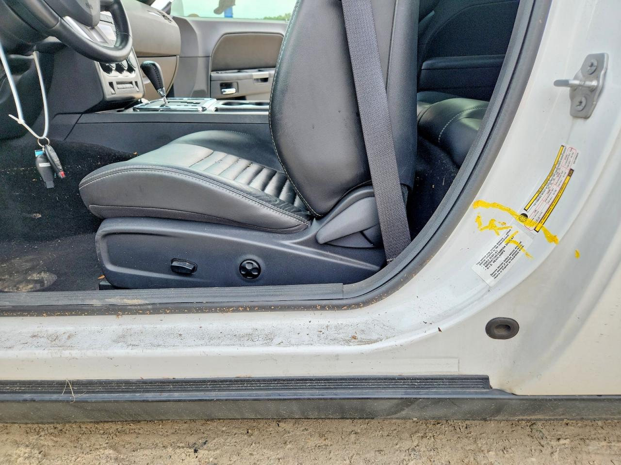 2014 Dodge Challenger R/t White vin: 2C3CDYBT5EH196824