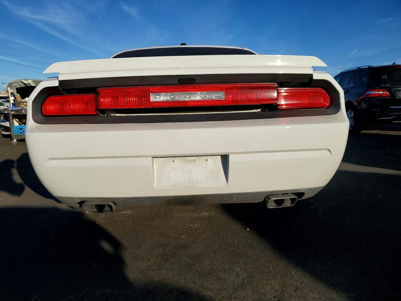 2012 Dodge Challenger R White vin: 2C3CDYBT8CH280214