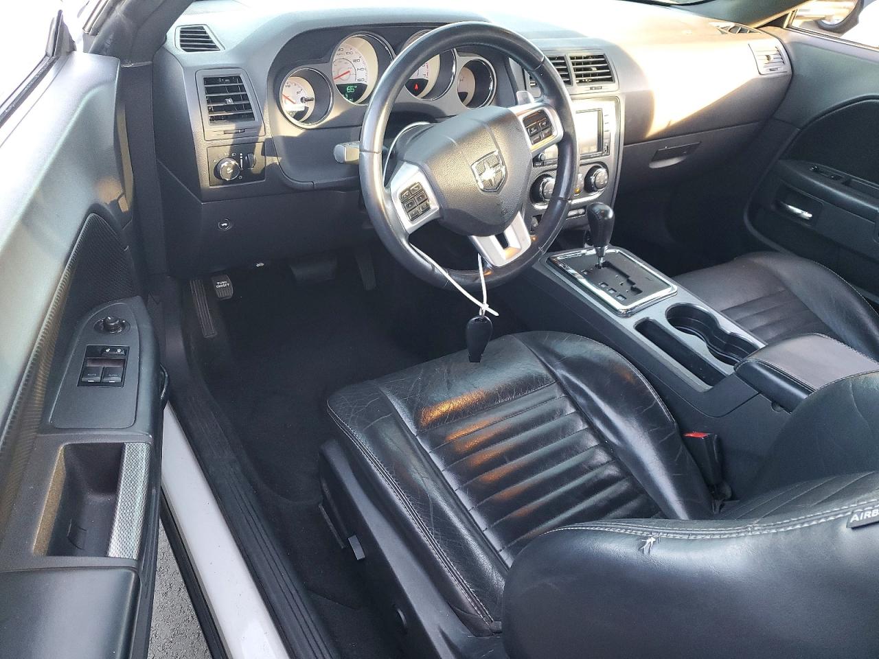 2012 Dodge Challenger R White vin: 2C3CDYBT8CH280214