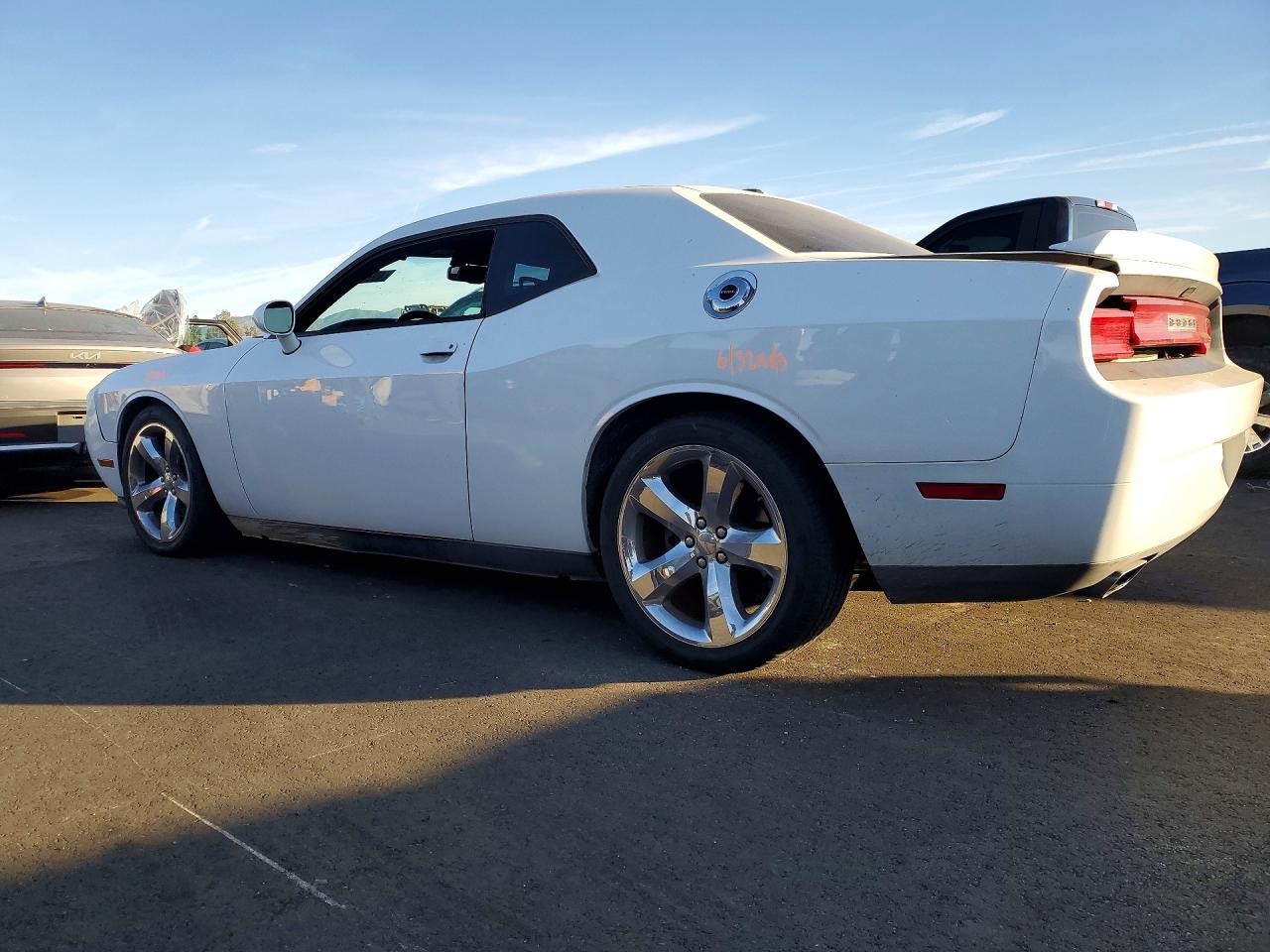 2012 Dodge Challenger R White vin: 2C3CDYBT8CH280214