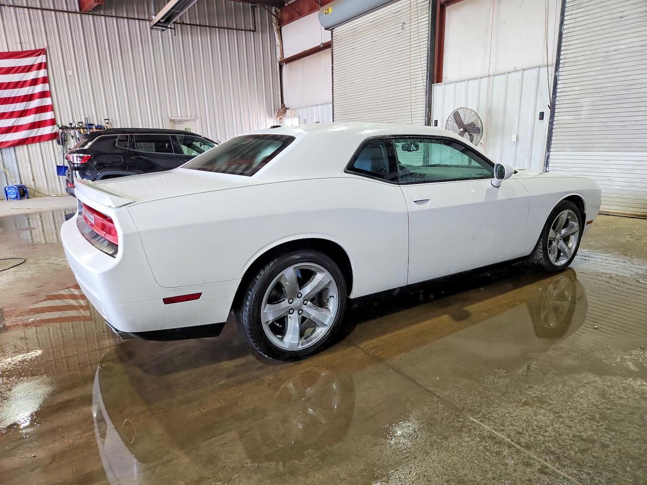 2013 Dodge Challenger R White vin: 2C3CDYBTXDH554269