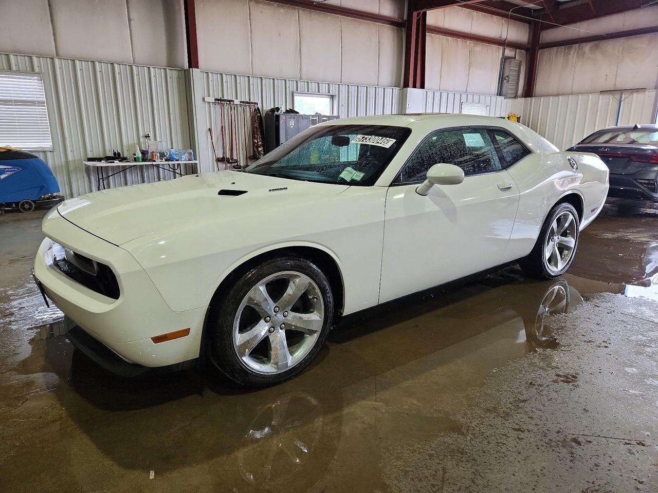 2013 Dodge Challenger R White vin: 2C3CDYBTXDH554269