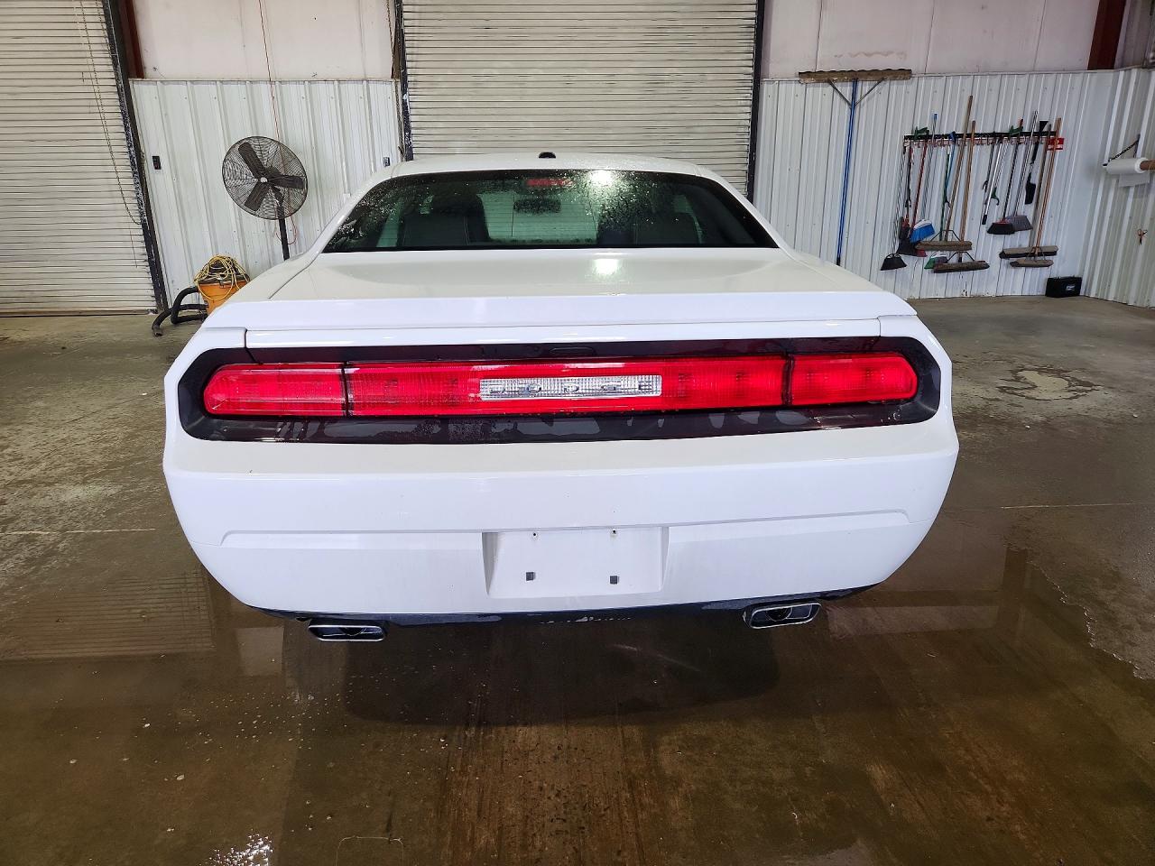 2013 Dodge Challenger R White vin: 2C3CDYBTXDH554269