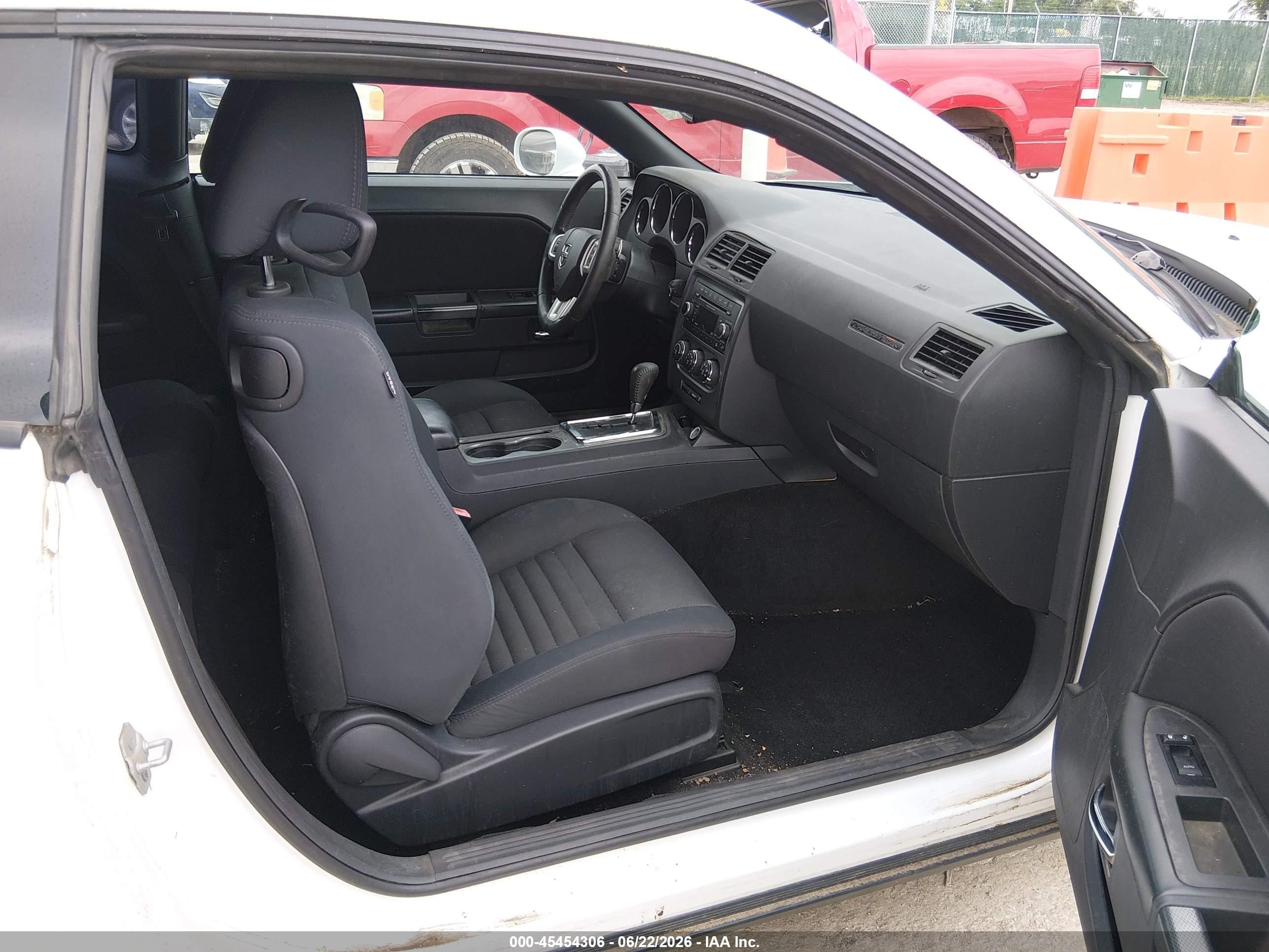 2013 Dodge Challenger R/t White vin: 2C3CDYBTXDH587725