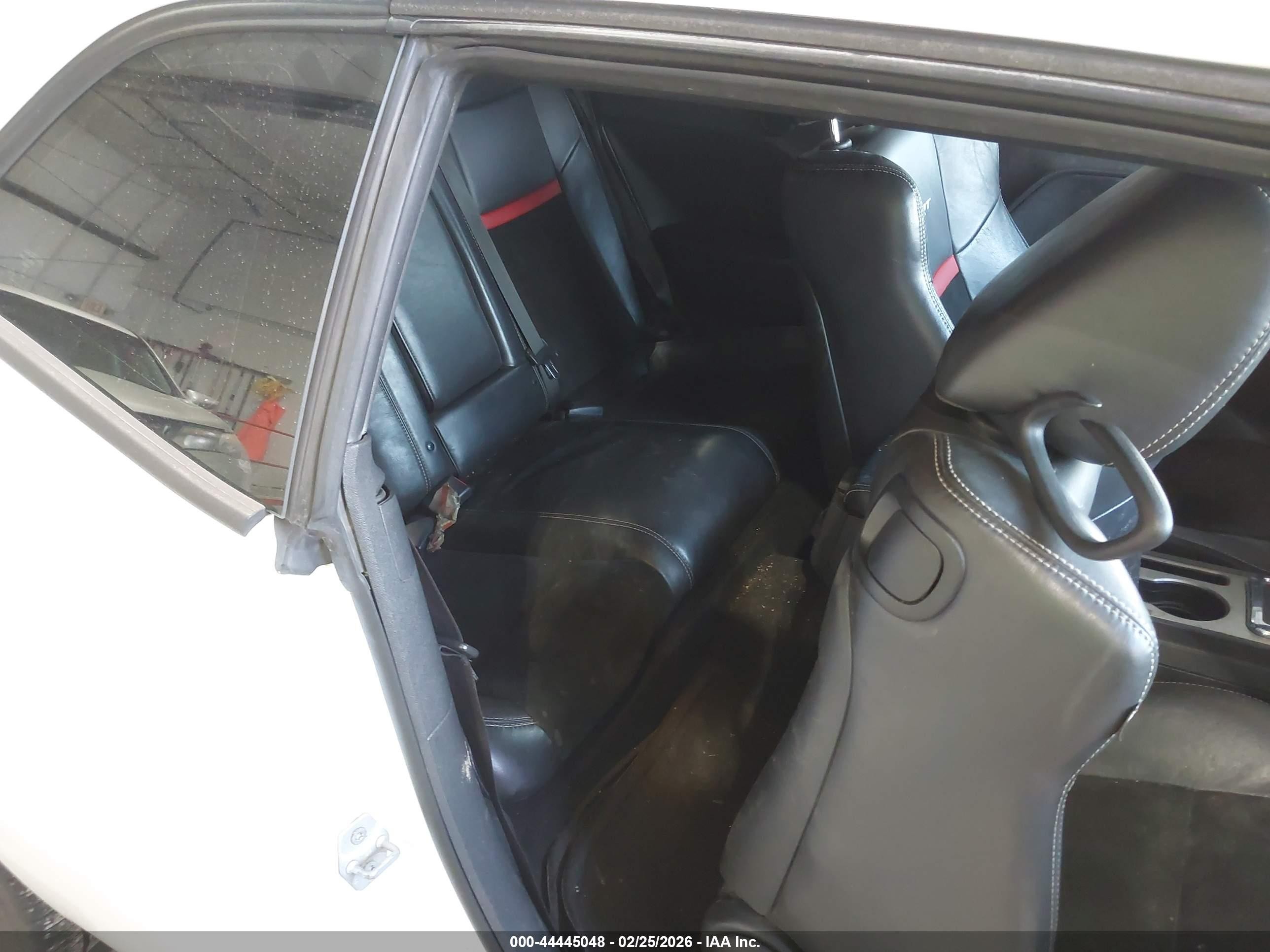 2014 Dodge Challenger Srt8 Белый vin: 2C3CDYCJ8EH106949