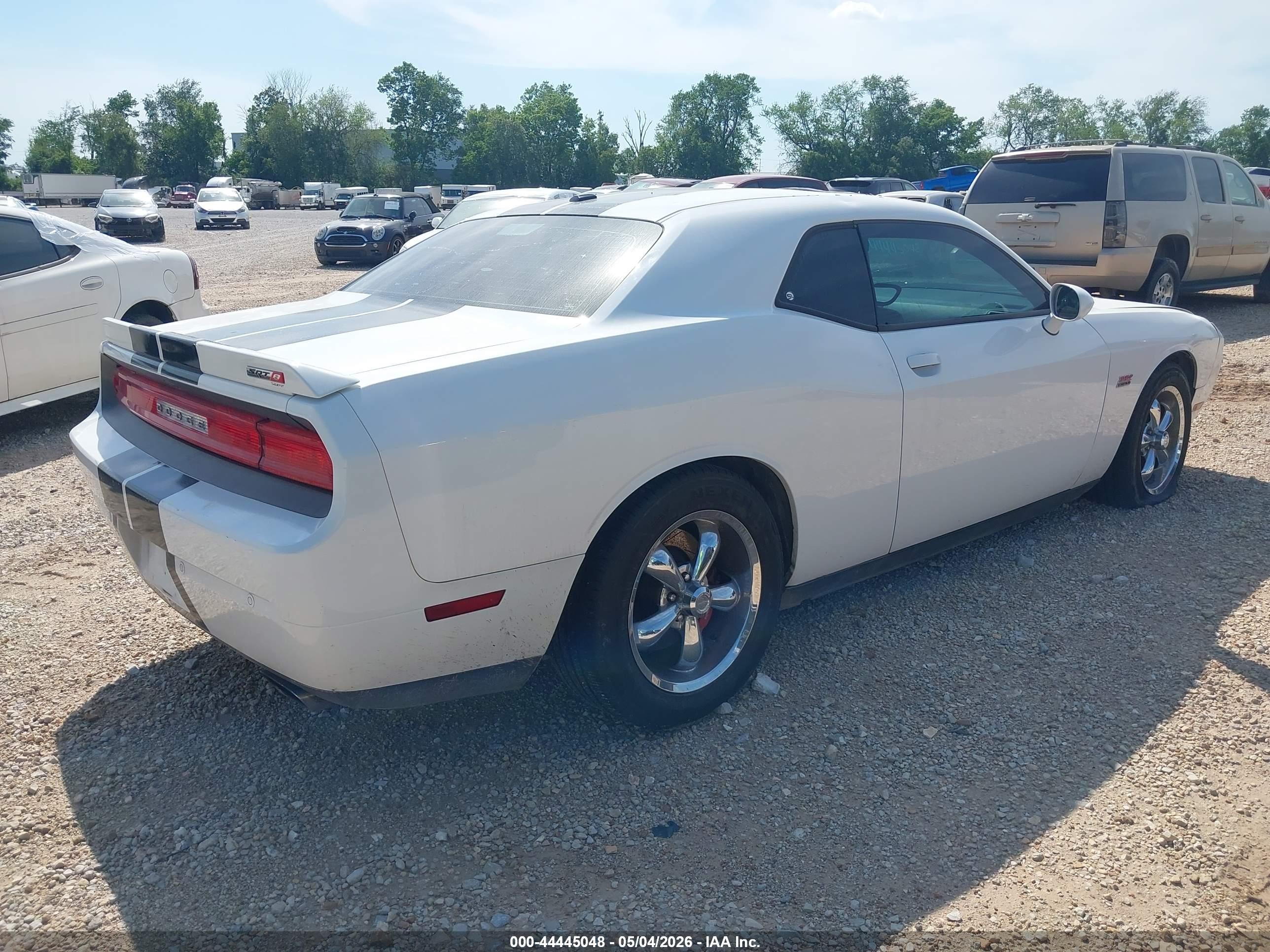 2014 Dodge Challenger Srt8 Белый vin: 2C3CDYCJ8EH106949