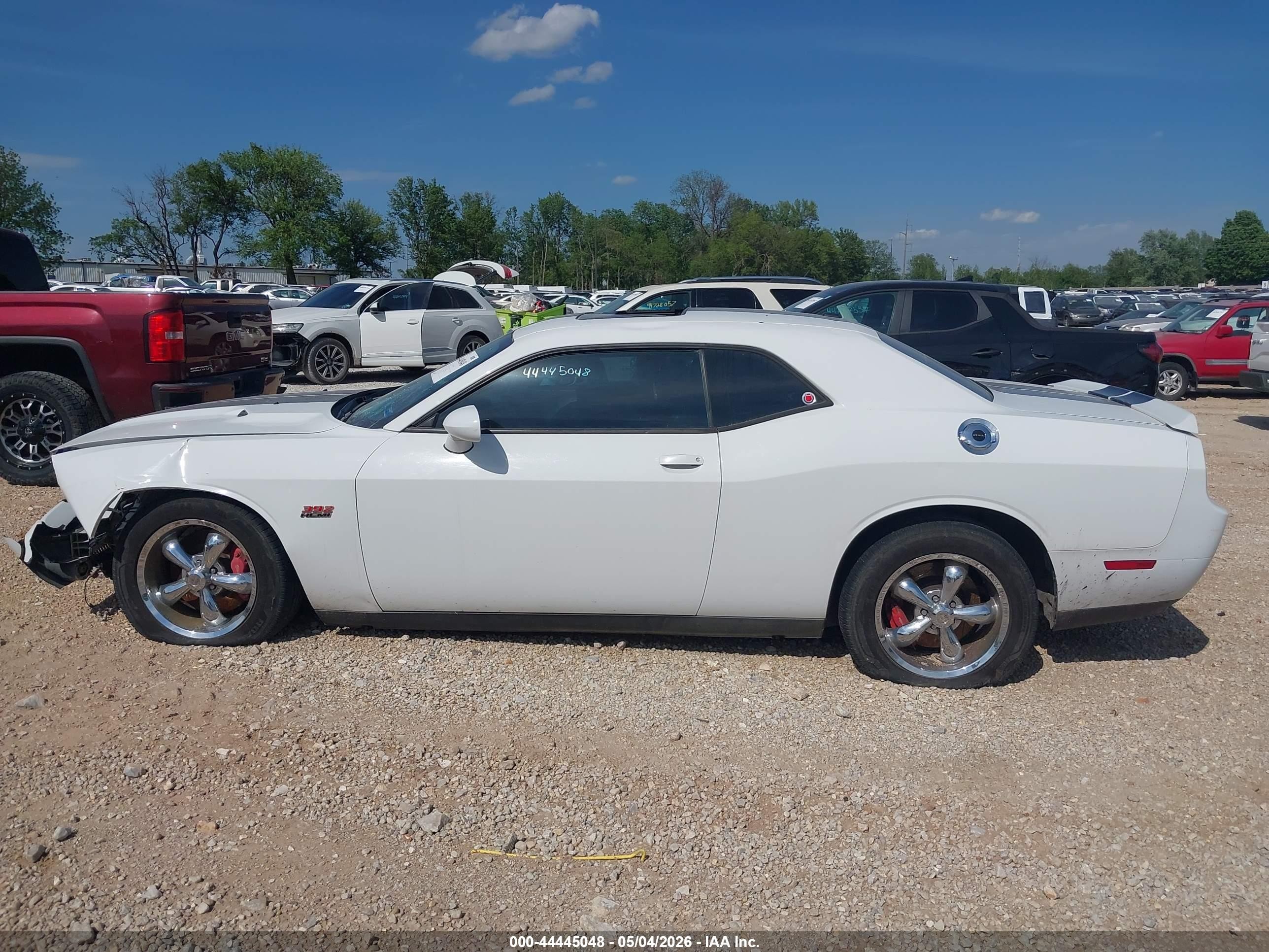 2014 Dodge Challenger Srt8 Белый vin: 2C3CDYCJ8EH106949