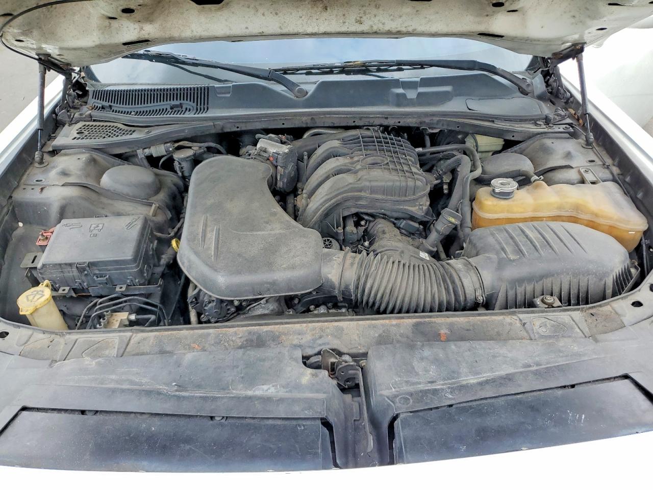 2015 Dodge Challenger Sxt White vin: 2C3CDZAG0FH868879