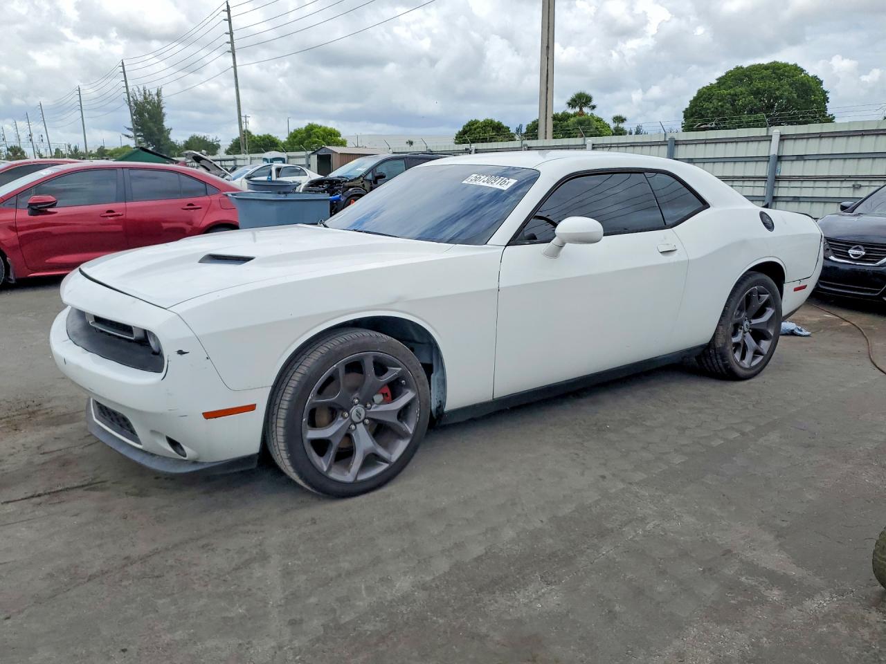 2015 Dodge Challenger Sxt White vin: 2C3CDZAG0FH868879