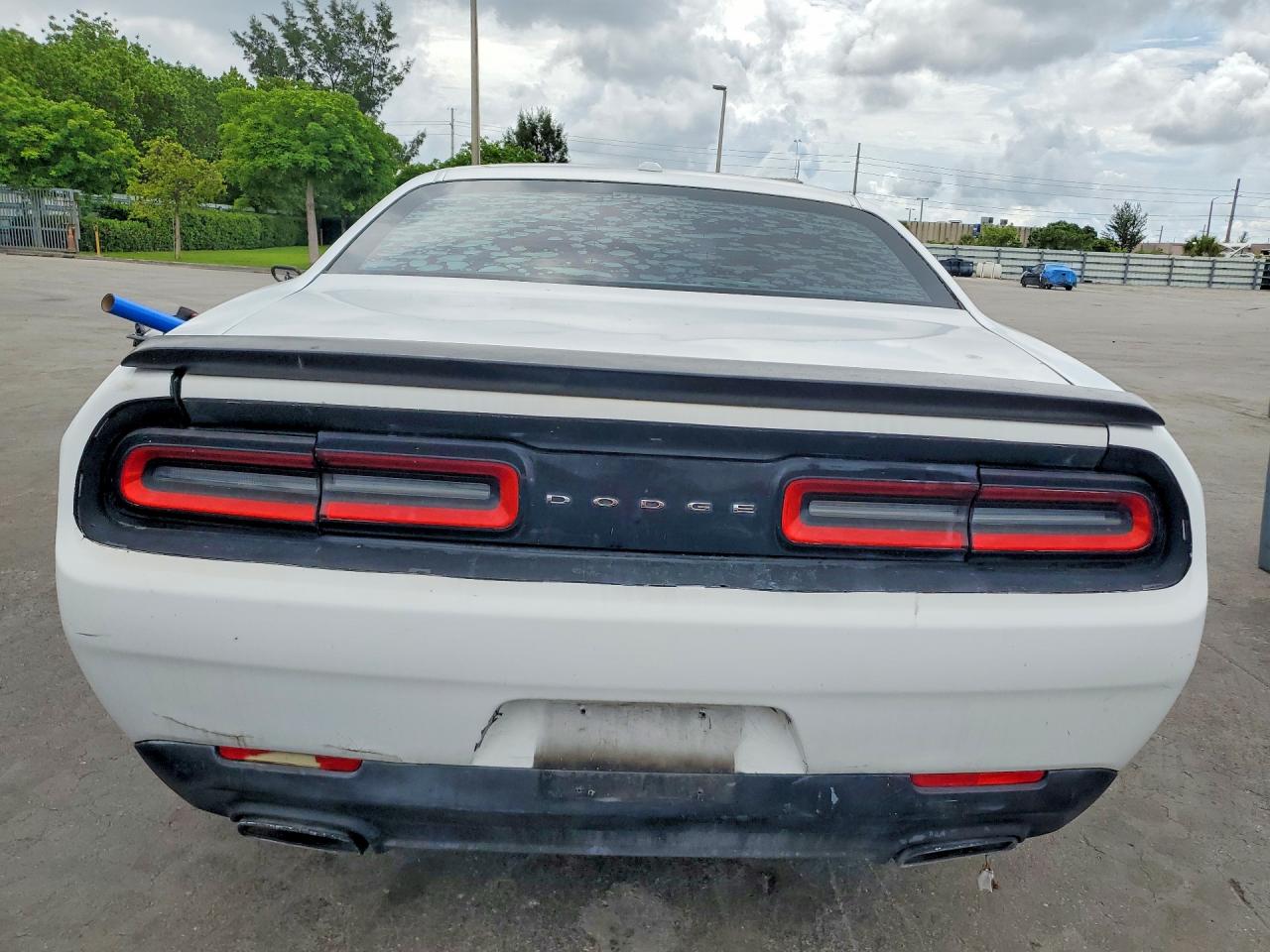 2015 Dodge Challenger Sxt White vin: 2C3CDZAG0FH868879