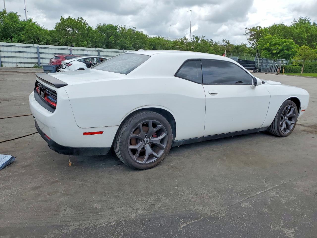 2015 Dodge Challenger Sxt White vin: 2C3CDZAG0FH868879
