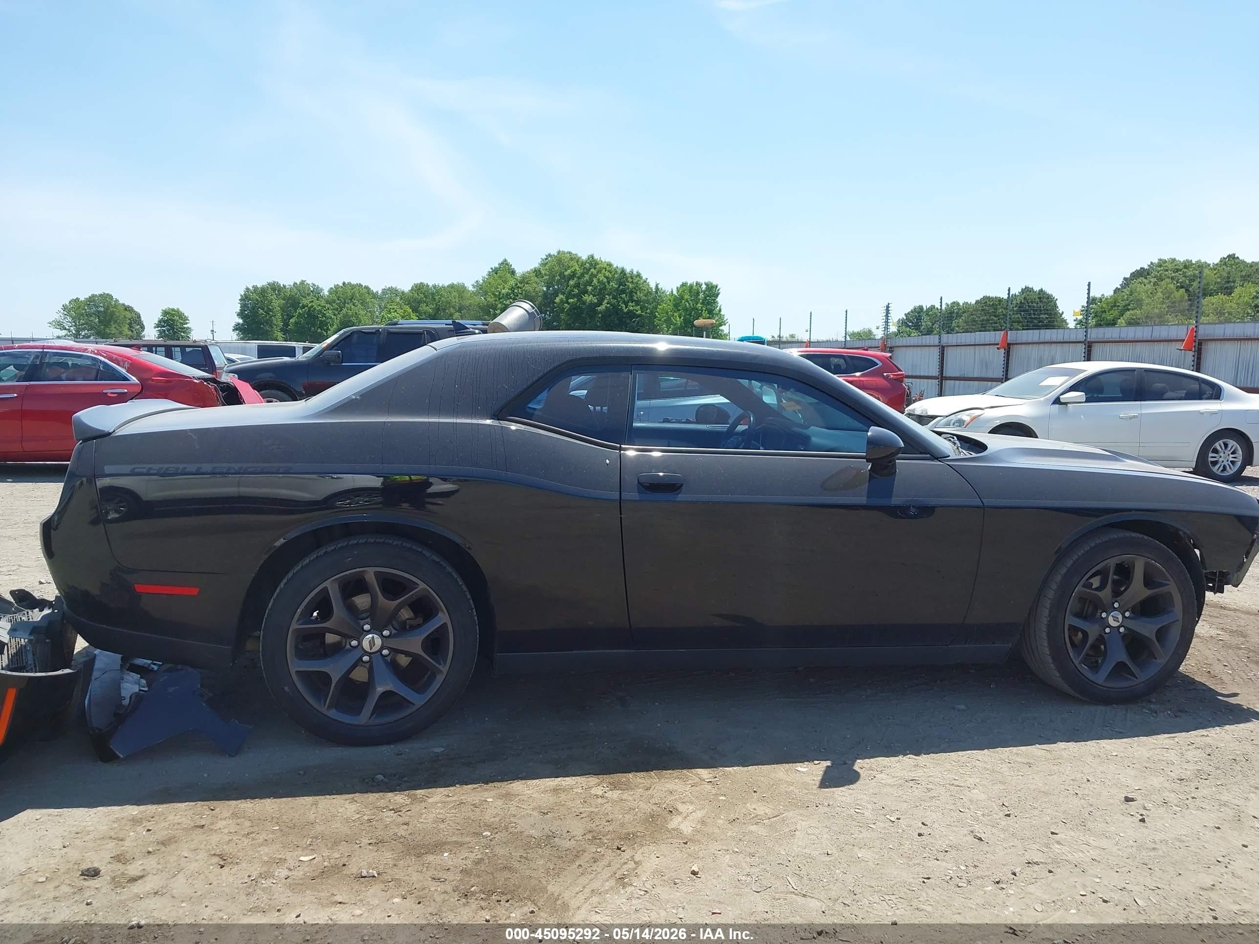 2018 Dodge Challenger Sxt Plus Black vin: 2C3CDZAG1JH131909