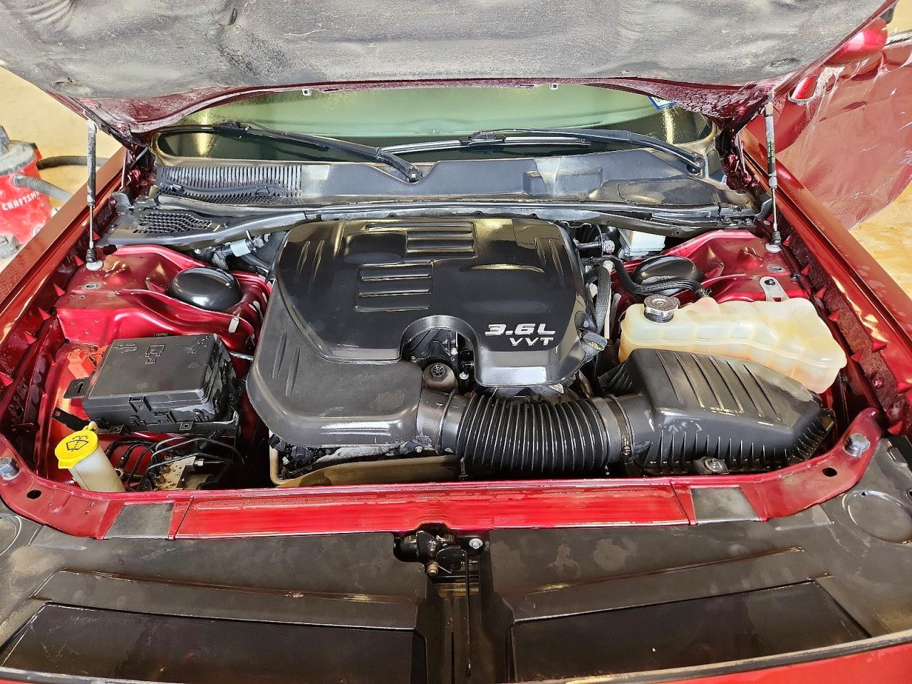 2021 Dodge Challenger Sxt Burgundy vin: 2C3CDZAG1MH560598
