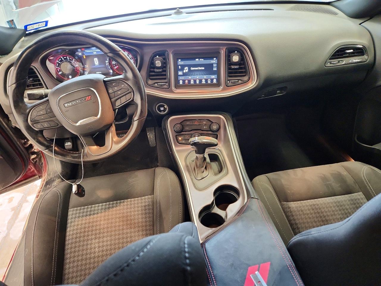 2021 Dodge Challenger Sxt Burgundy vin: 2C3CDZAG1MH560598