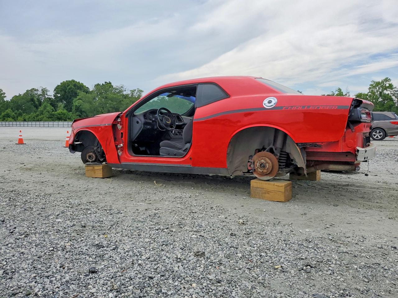 2015 Dodge Challenger Sxt Red vin: 2C3CDZAG2FH724413