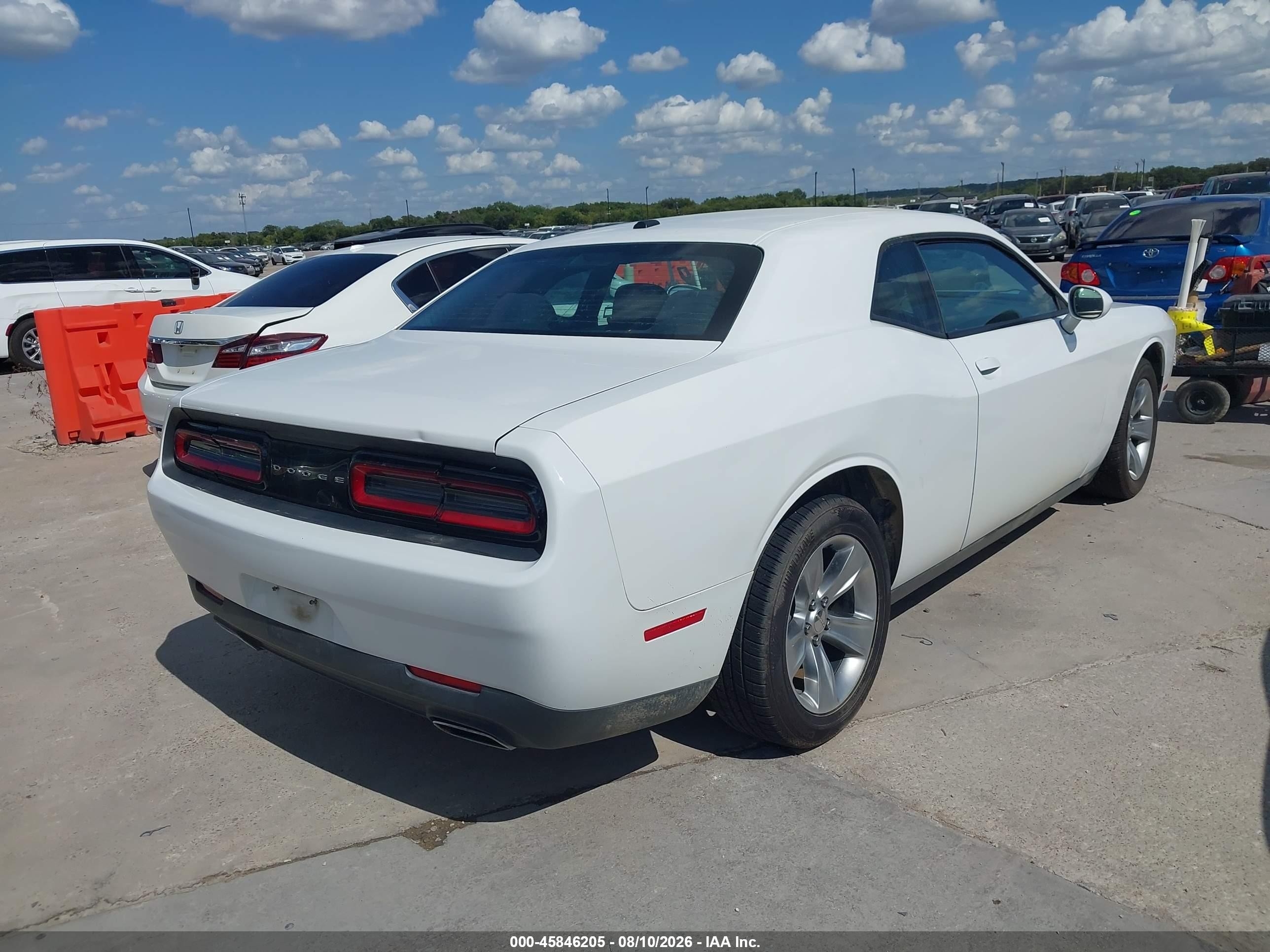 2015 Dodge Challenger Sxt White vin: 2C3CDZAG2FH839156