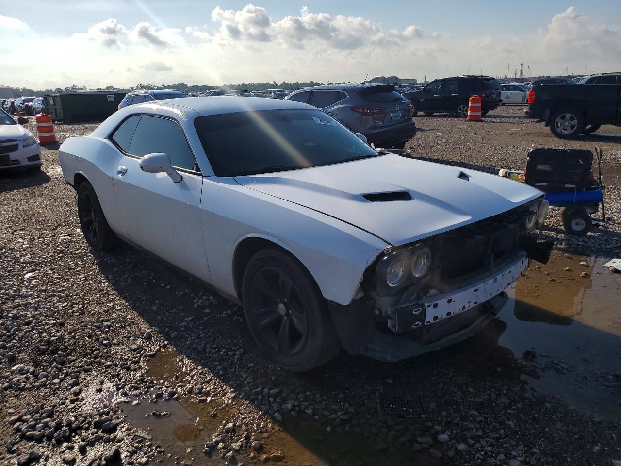 2015 Dodge Challenger Sxt White vin: 2C3CDZAG2FH912266