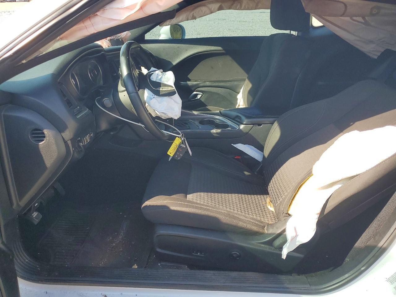 2015 Dodge Challenger Sxt White vin: 2C3CDZAG3FH720032