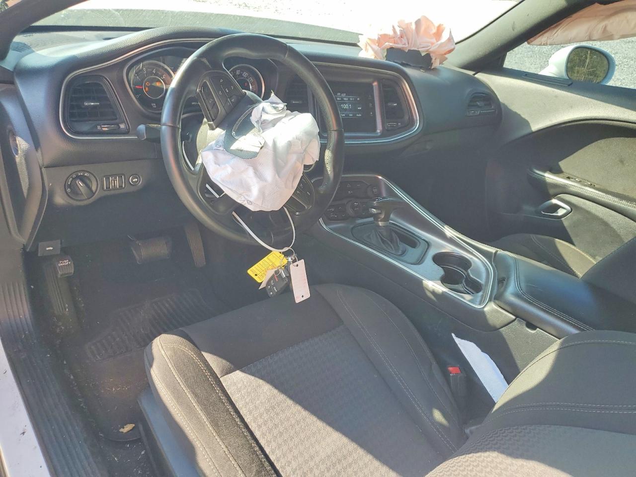 2015 Dodge Challenger Sxt White vin: 2C3CDZAG3FH720032