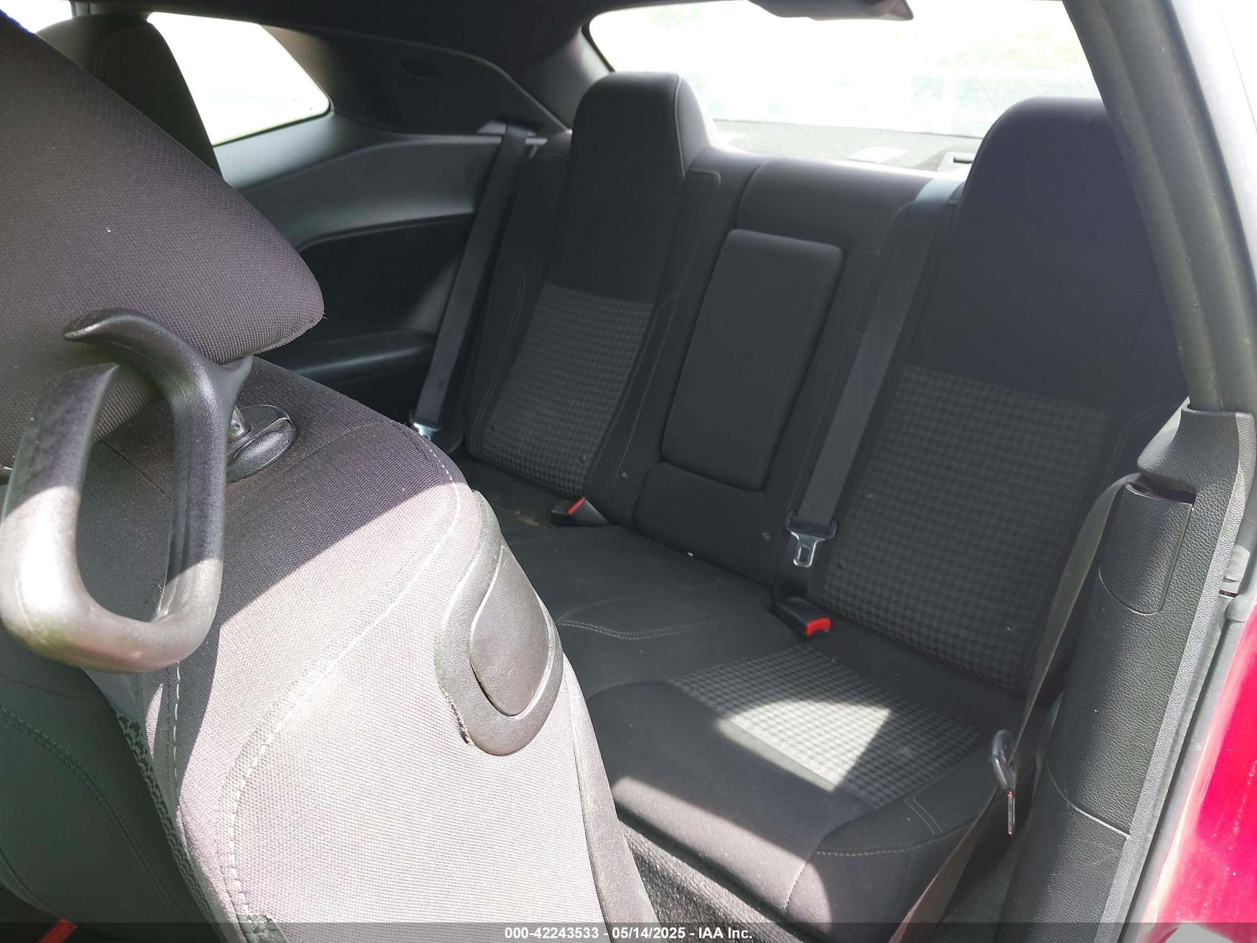 2015 Dodge Challenger Sxt Red vin: 2C3CDZAG3FH723612