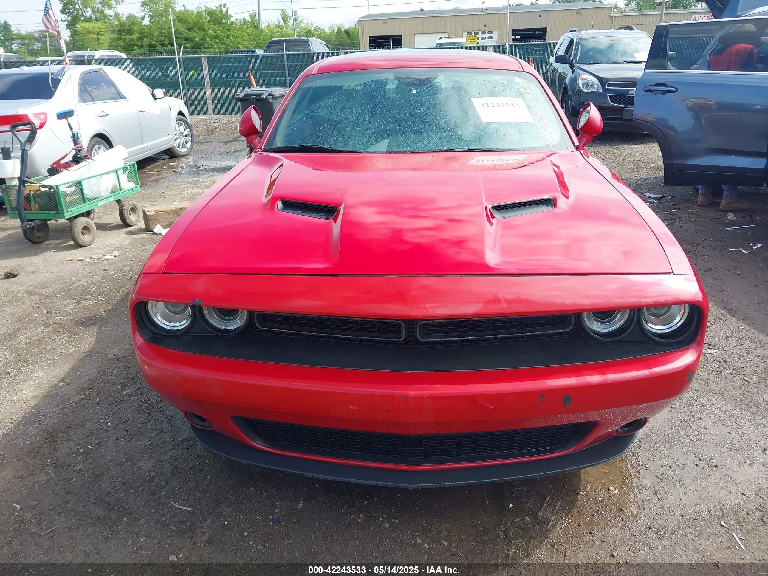 2015 Dodge Challenger Sxt Red vin: 2C3CDZAG3FH723612