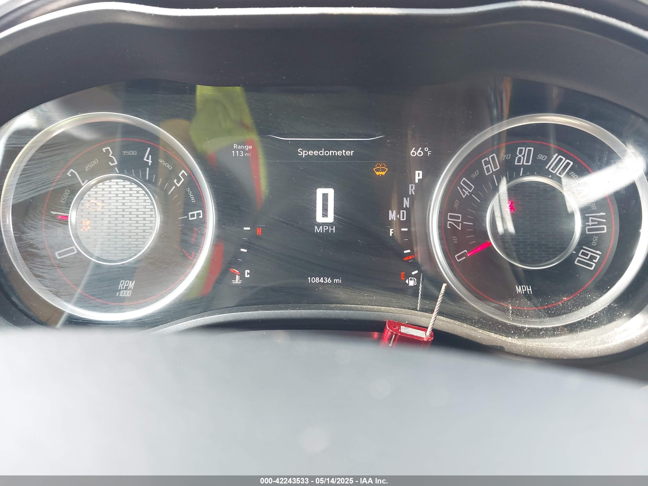 2015 Dodge Challenger Sxt Red vin: 2C3CDZAG3FH723612